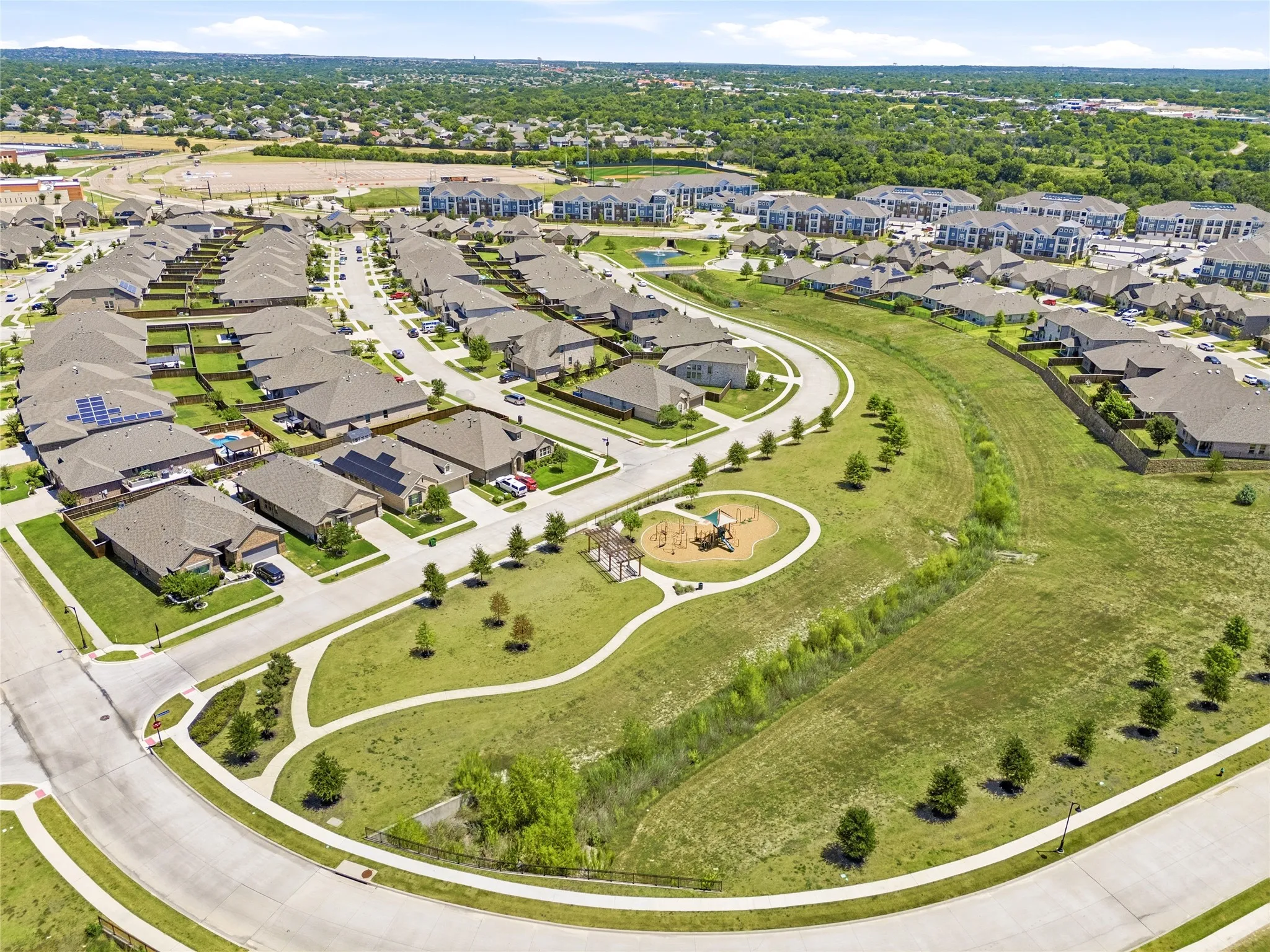 Single Family Residence For Sale in Tarrant County , 4727 Bluffview Drive, Haltom City, Texas 76137, 5 Bedroom, 3 Bathroom, 2 Garage spaces, 2,533 Sqft, built in 2020, mls#21240443, Real Estate Agent in Haltom City, Homes For Sale in Tarrant county, Homes For Sale in Haltom City, Realtor in Haltom City Texas, Real Estate Brokerage Independent Realty Texas, Luminita Cordes Realtor