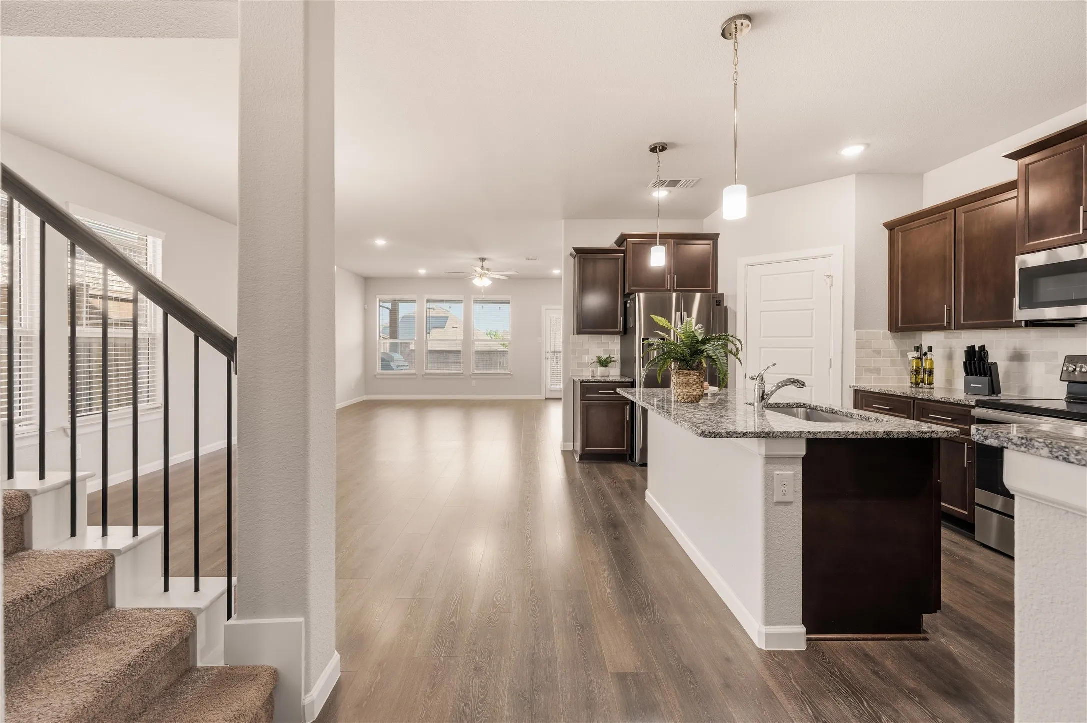 Single Family Residence For Sale in Tarrant County , 4727 Bluffview Drive, Haltom City, Texas 76137, 5 Bedroom, 3 Bathroom, 2 Garage spaces, 2,533 Sqft, built in 2020, mls#21240443, Real Estate Agent in Haltom City, Homes For Sale in Tarrant county, Homes For Sale in Haltom City, Realtor in Haltom City Texas, Real Estate Brokerage Independent Realty Texas, Luminita Cordes Realtor