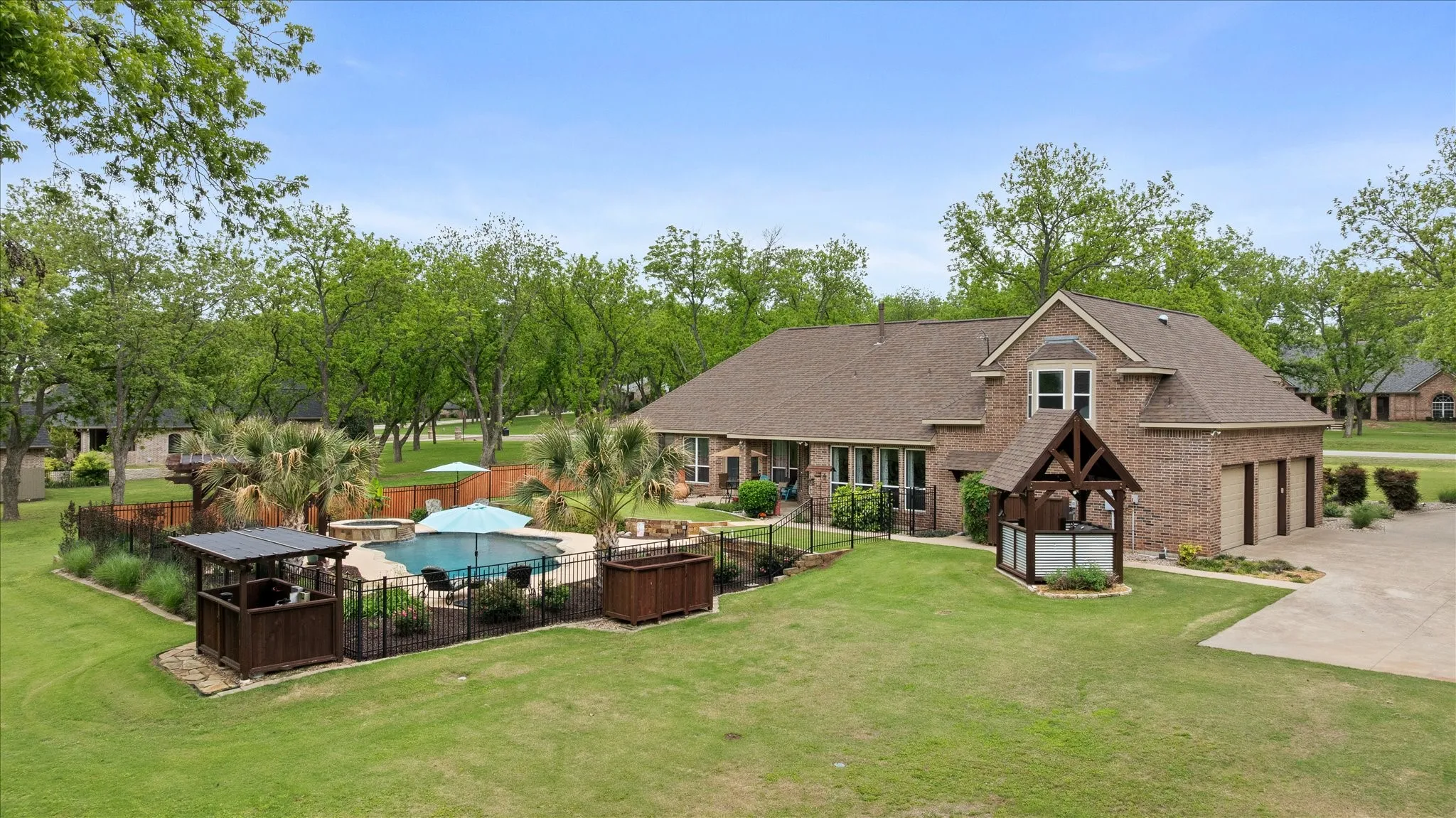 Located on a quiet cut-de-sac near the front gate of Pecan Plantation.