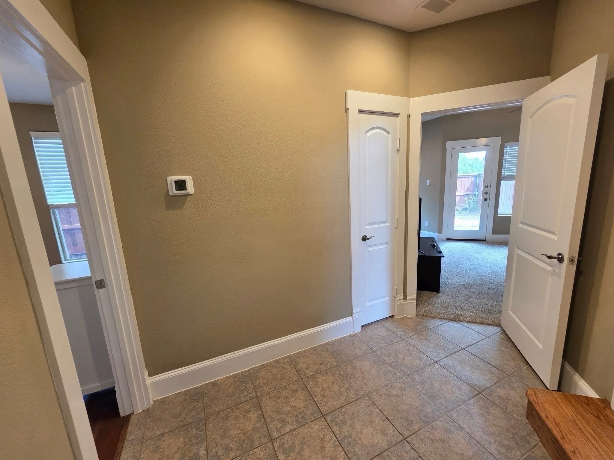 Townhouse For Sale in Dallas County , 2600 Piazza Court 2, Grand Prairie, Texas 75054, 3 Bedroom, 3 Bathroom, 2 Garage spaces, 2,241 Sqft, built in 2005, mls#21238327, Real Estate Agent in Grand Prairie, Homes For Sale in Dallas county, Homes For Sale in Grand Prairie, Realtor in Grand Prairie Texas, Real Estate Brokerage Independent Realty Texas, Luminita Cordes Realtor