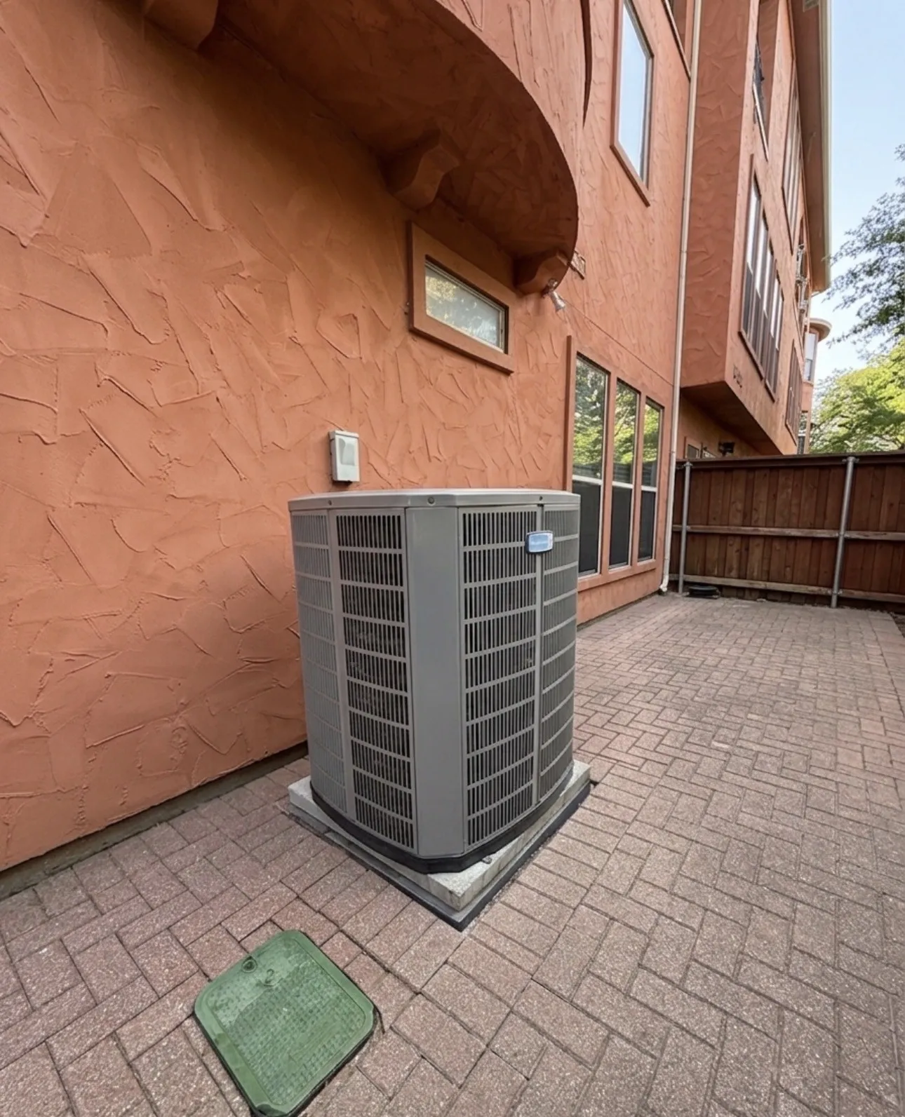 Townhouse For Sale in Dallas County , 2600 Piazza Court 2, Grand Prairie, Texas 75054, 3 Bedroom, 3 Bathroom, 2 Garage spaces, 2,241 Sqft, built in 2005, mls#21238327, Real Estate Agent in Grand Prairie, Homes For Sale in Dallas county, Homes For Sale in Grand Prairie, Realtor in Grand Prairie Texas, Real Estate Brokerage Independent Realty Texas, Luminita Cordes Realtor