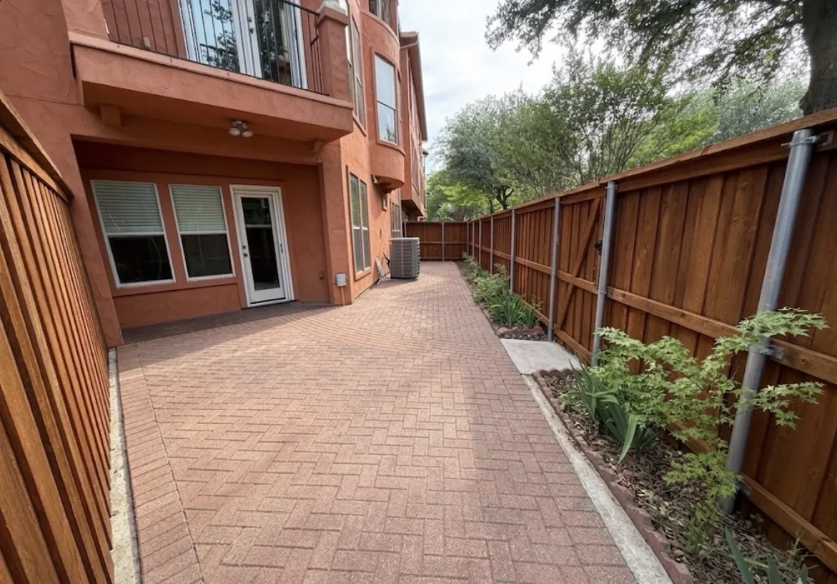 Townhouse For Sale in Dallas County , 2600 Piazza Court 2, Grand Prairie, Texas 75054, 3 Bedroom, 3 Bathroom, 2 Garage spaces, 2,241 Sqft, built in 2005, mls#21238327, Real Estate Agent in Grand Prairie, Homes For Sale in Dallas county, Homes For Sale in Grand Prairie, Realtor in Grand Prairie Texas, Real Estate Brokerage Independent Realty Texas, Luminita Cordes Realtor