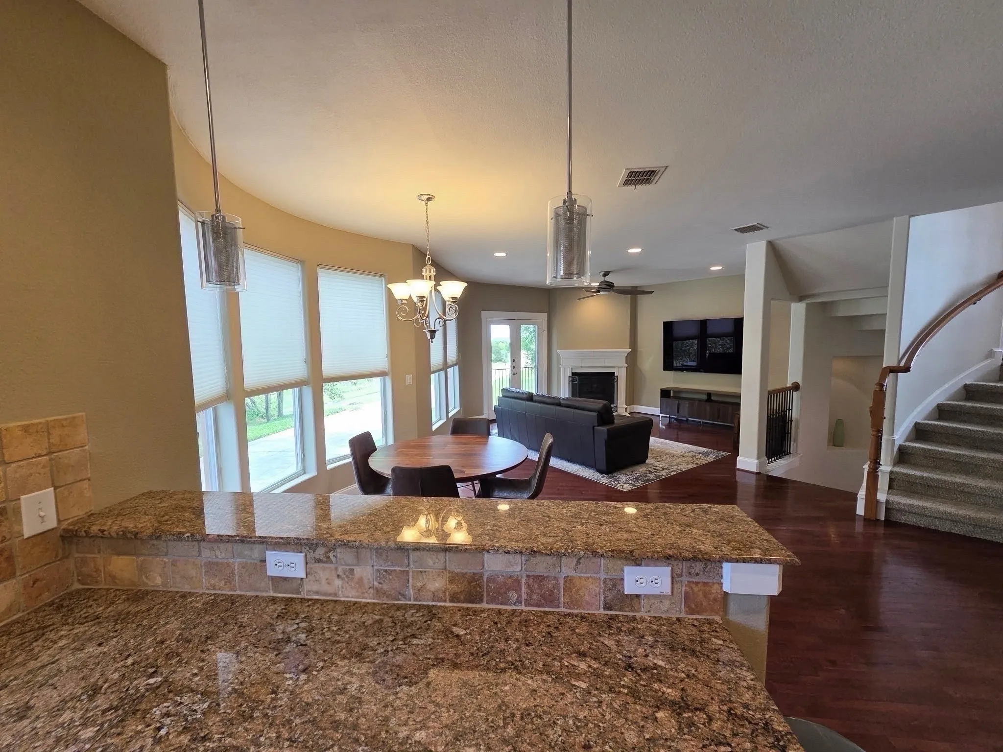 Townhouse For Sale in Dallas County , 2600 Piazza Court 2, Grand Prairie, Texas 75054, 3 Bedroom, 3 Bathroom, 2 Garage spaces, 2,241 Sqft, built in 2005, mls#21238327, Real Estate Agent in Grand Prairie, Homes For Sale in Dallas county, Homes For Sale in Grand Prairie, Realtor in Grand Prairie Texas, Real Estate Brokerage Independent Realty Texas, Luminita Cordes Realtor