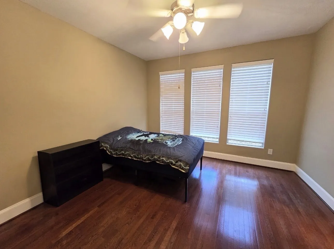 Townhouse For Sale in Dallas County , 2600 Piazza Court 2, Grand Prairie, Texas 75054, 3 Bedroom, 3 Bathroom, 2 Garage spaces, 2,241 Sqft, built in 2005, mls#21238327, Real Estate Agent in Grand Prairie, Homes For Sale in Dallas county, Homes For Sale in Grand Prairie, Realtor in Grand Prairie Texas, Real Estate Brokerage Independent Realty Texas, Luminita Cordes Realtor