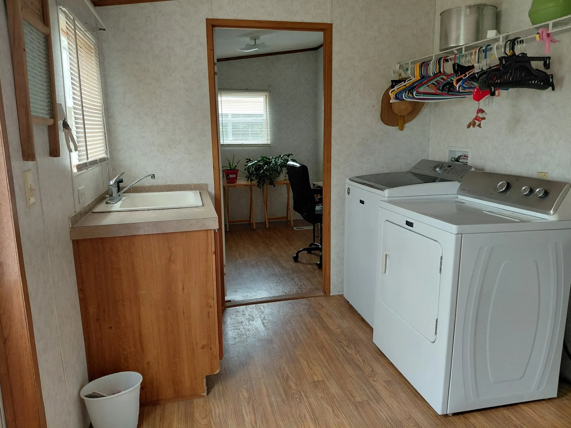 Mobile Home For Sale in Collin County , 6141 County Road 593, Nevada, Texas 75173, 4 Bedroom, 2 Bathroom, Garage spaces, 2,432 Sqft, built in 2007, mls#21241765, Real Estate Agent in Nevada, Homes For Sale in Collin county, Homes For Sale in Nevada, Realtor in Nevada Texas, Real Estate Brokerage Independent Realty Texas, Luminita Cordes Realtor
