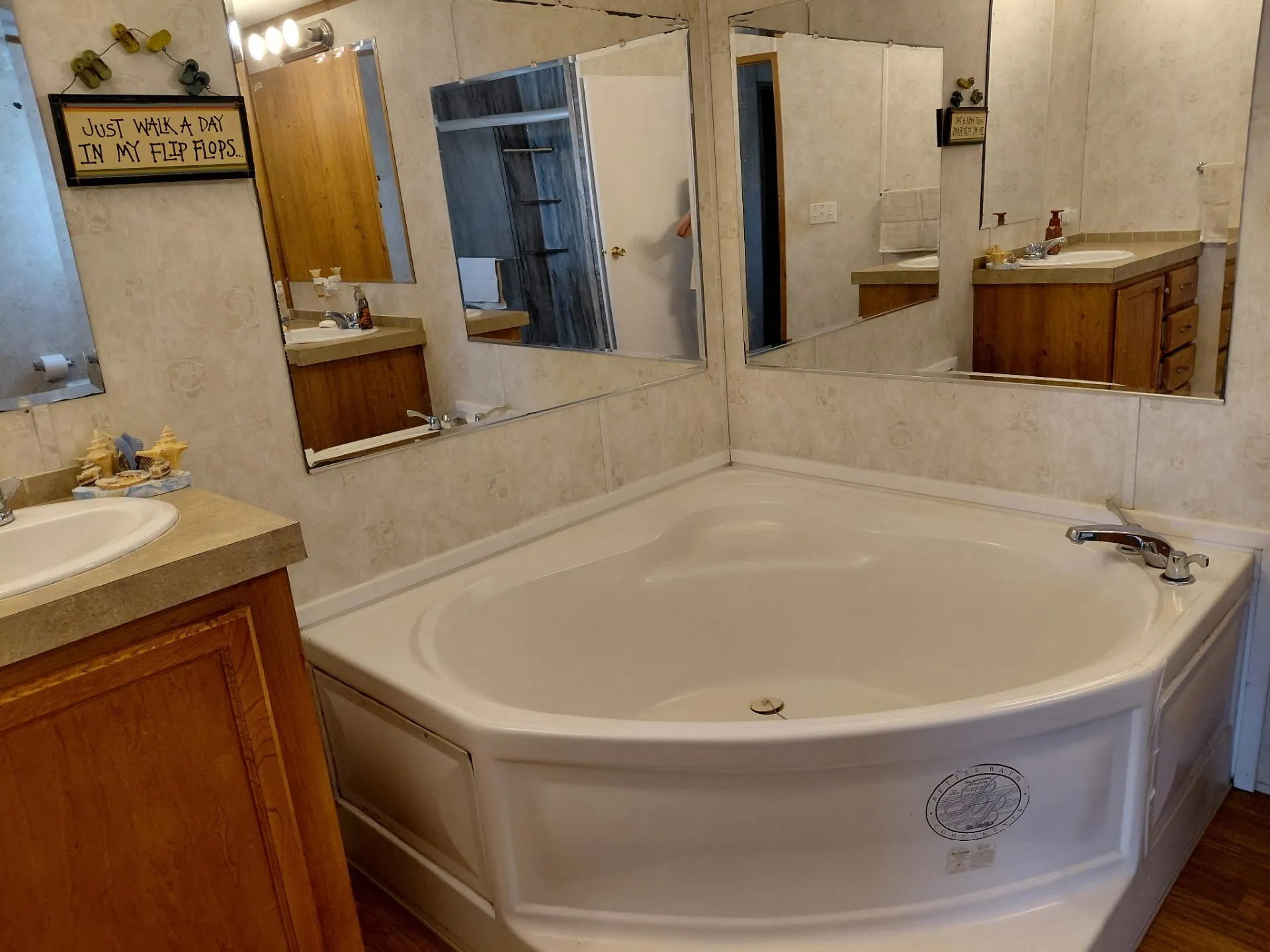 Mobile Home For Sale in Collin County , 6141 County Road 593, Nevada, Texas 75173, 4 Bedroom, 2 Bathroom, Garage spaces, 2,432 Sqft, built in 2007, mls#21241765, Real Estate Agent in Nevada, Homes For Sale in Collin county, Homes For Sale in Nevada, Realtor in Nevada Texas, Real Estate Brokerage Independent Realty Texas, Luminita Cordes Realtor
