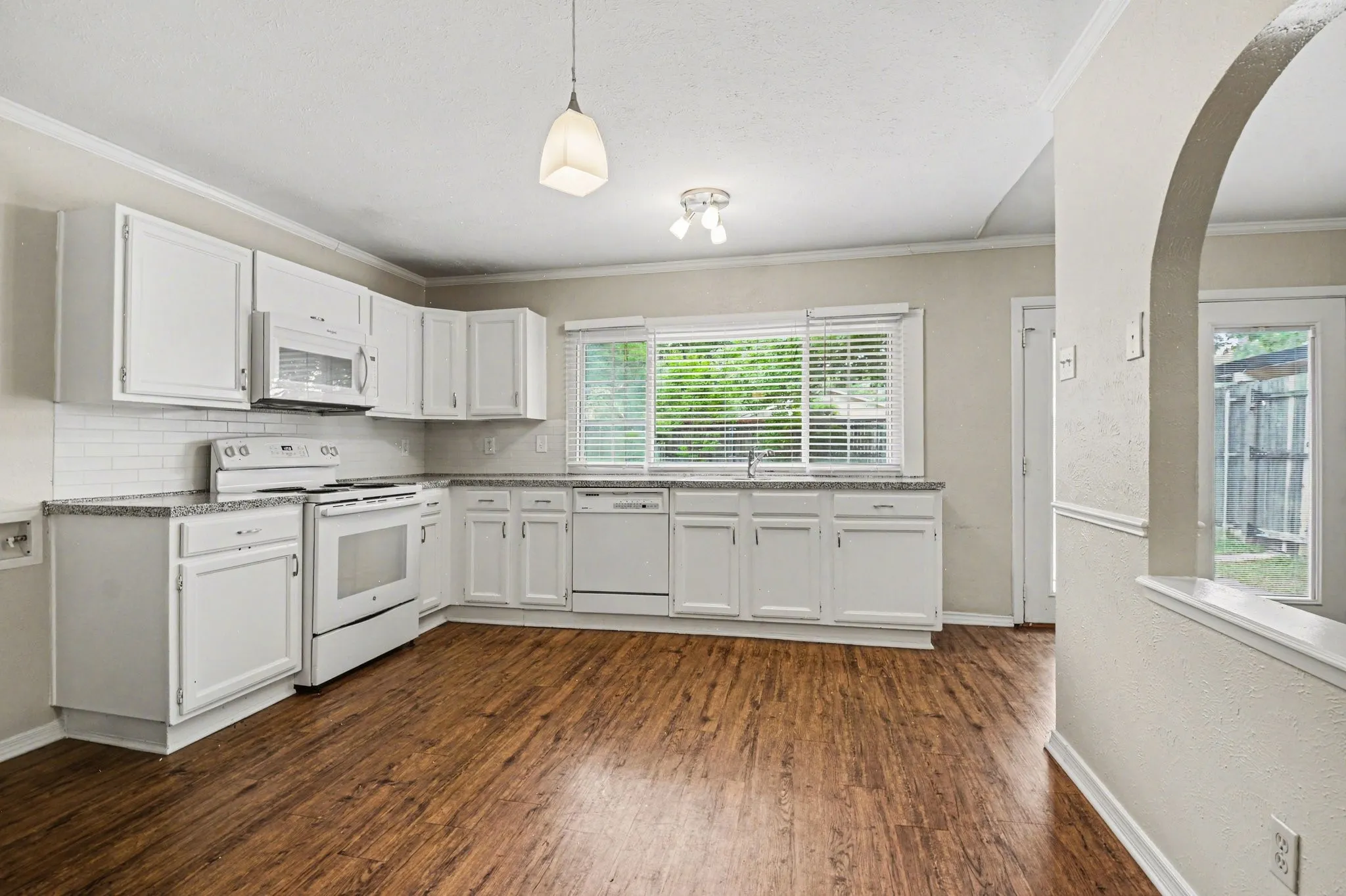 Single Family Residence For Sale in Collin County , 1408 Vanderbilt Drive, Plano, Texas 75023, 3 Bedroom, 2 Bathroom, 2 Garage spaces, 1,425 Sqft, built in 1974, mls#21245752, Real Estate Agent in Plano, Homes For Sale in Collin county, Homes For Sale in Plano, Realtor in Plano Texas, Real Estate Brokerage Independent Realty Texas, Luminita Cordes Realtor
