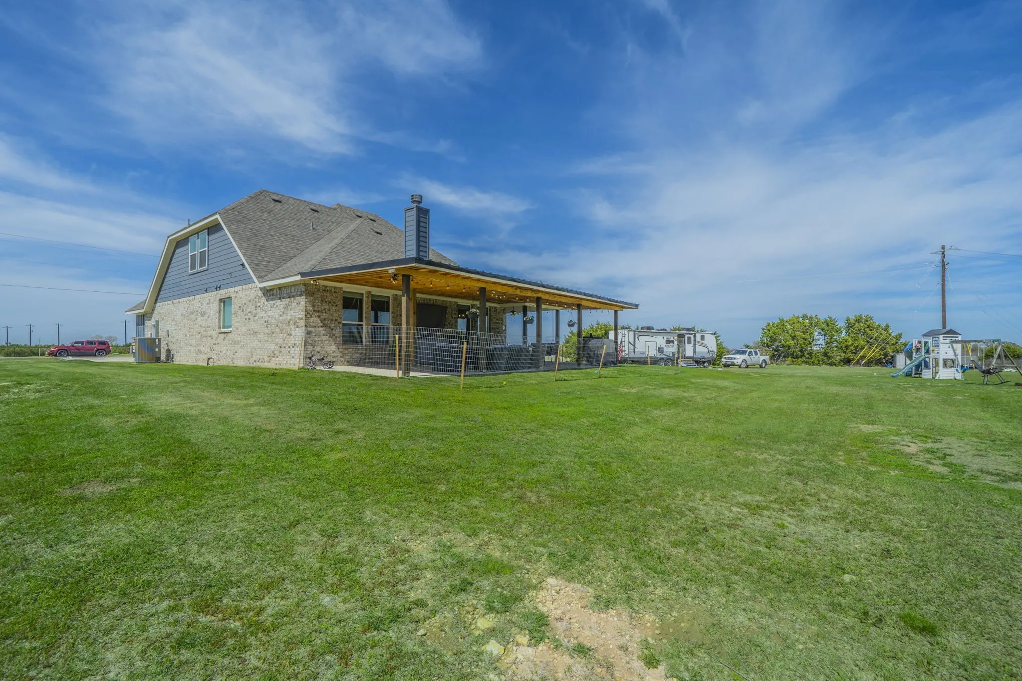 Single Family Residence For Sale in Parker County , 2001 Redemption Drive, Weatherford, Texas 76088, 3 Bedroom, 3 Bathroom, 2 Garage spaces, 2,355 Sqft, built in 2023, mls#21245678, Real Estate Agent in Weatherford, Homes For Sale in Parker county, Homes For Sale in Weatherford, Realtor in Weatherford Texas, Real Estate Brokerage Independent Realty Texas, Luminita Cordes Realtor