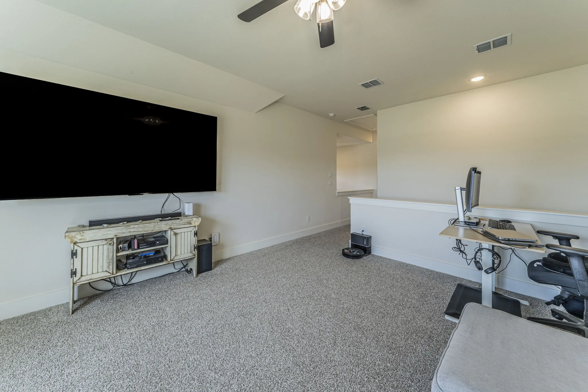Single Family Residence For Sale in Parker County , 2001 Redemption Drive, Weatherford, Texas 76088, 3 Bedroom, 3 Bathroom, 2 Garage spaces, 2,355 Sqft, built in 2023, mls#21245678, Real Estate Agent in Weatherford, Homes For Sale in Parker county, Homes For Sale in Weatherford, Realtor in Weatherford Texas, Real Estate Brokerage Independent Realty Texas, Luminita Cordes Realtor