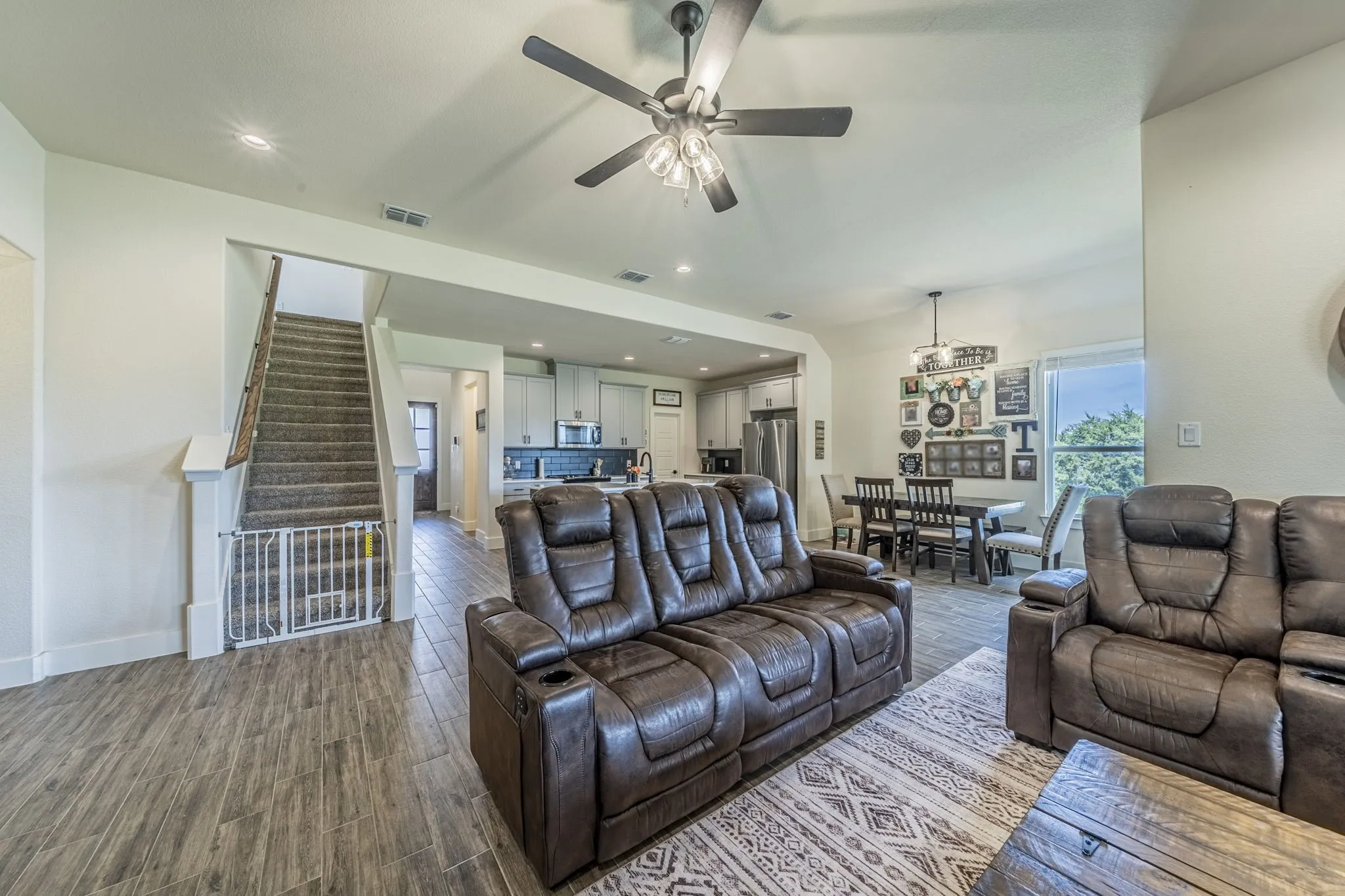 Single Family Residence For Sale in Parker County , 2001 Redemption Drive, Weatherford, Texas 76088, 3 Bedroom, 3 Bathroom, 2 Garage spaces, 2,355 Sqft, built in 2023, mls#21245678, Real Estate Agent in Weatherford, Homes For Sale in Parker county, Homes For Sale in Weatherford, Realtor in Weatherford Texas, Real Estate Brokerage Independent Realty Texas, Luminita Cordes Realtor