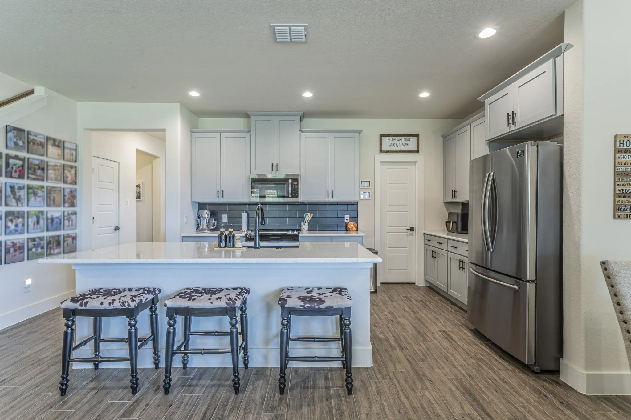 Single Family Residence For Sale in Parker County , 2001 Redemption Drive, Weatherford, Texas 76088, 3 Bedroom, 3 Bathroom, 2 Garage spaces, 2,355 Sqft, built in 2023, mls#21245678, Real Estate Agent in Weatherford, Homes For Sale in Parker county, Homes For Sale in Weatherford, Realtor in Weatherford Texas, Real Estate Brokerage Independent Realty Texas, Luminita Cordes Realtor