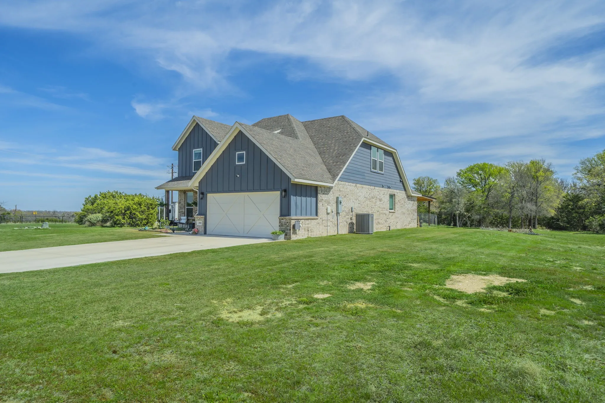 Single Family Residence For Sale in Parker County , 2001 Redemption Drive, Weatherford, Texas 76088, 3 Bedroom, 3 Bathroom, 2 Garage spaces, 2,355 Sqft, built in 2023, mls#21245678, Real Estate Agent in Weatherford, Homes For Sale in Parker county, Homes For Sale in Weatherford, Realtor in Weatherford Texas, Real Estate Brokerage Independent Realty Texas, Luminita Cordes Realtor