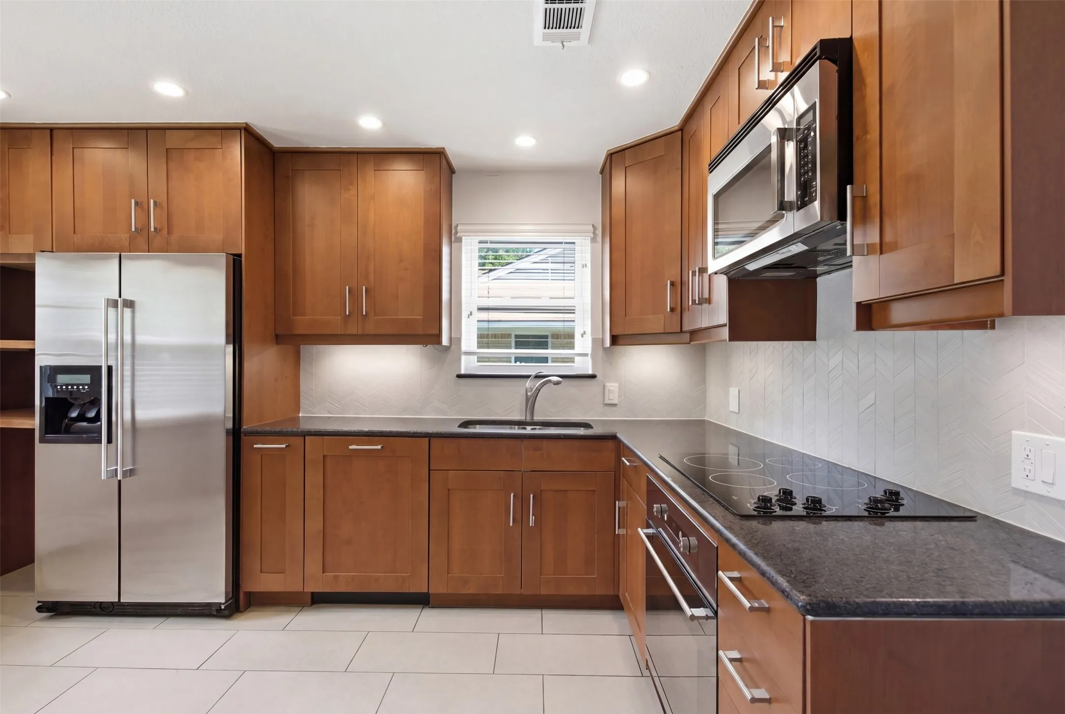 Single Family Residence For Sale in Dallas County , 4419 Abrams Road, Dallas, Texas 75214, 3 Bedroom, 2 Bathroom, 2 Garage spaces, 1,518 Sqft, built in 1957, Preowned, mls#21245437, Real Estate Agent in Dallas, Homes For Sale in Dallas county, Homes For Sale in Dallas, Realtor in Dallas Texas, Real Estate Brokerage Independent Realty Texas, Luminita Cordes Realtor
