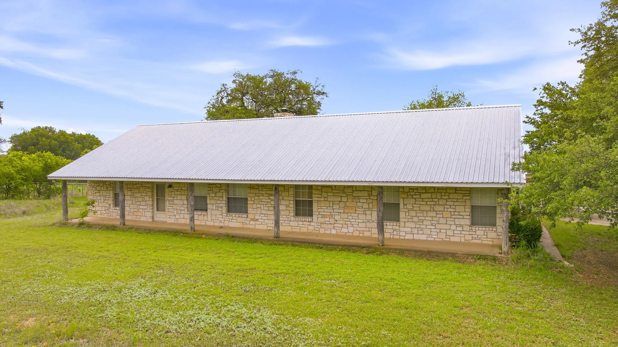 Farm For Sale in Parker County , 4823 Airport Road, Aledo, Texas 76008, 3 Bedroom, 2 Bathroom, 2 Garage spaces, 2,595 Sqft, built in 1996, Price $13,863,600, mls#21244767, Real Estate Agent in Aledo, Homes For Sale in Parker county, Homes For Sale in Aledo, Realtor in Aledo Texas, Real Estate Brokerage Independent Realty Texas, Luminita Cordes Realtor