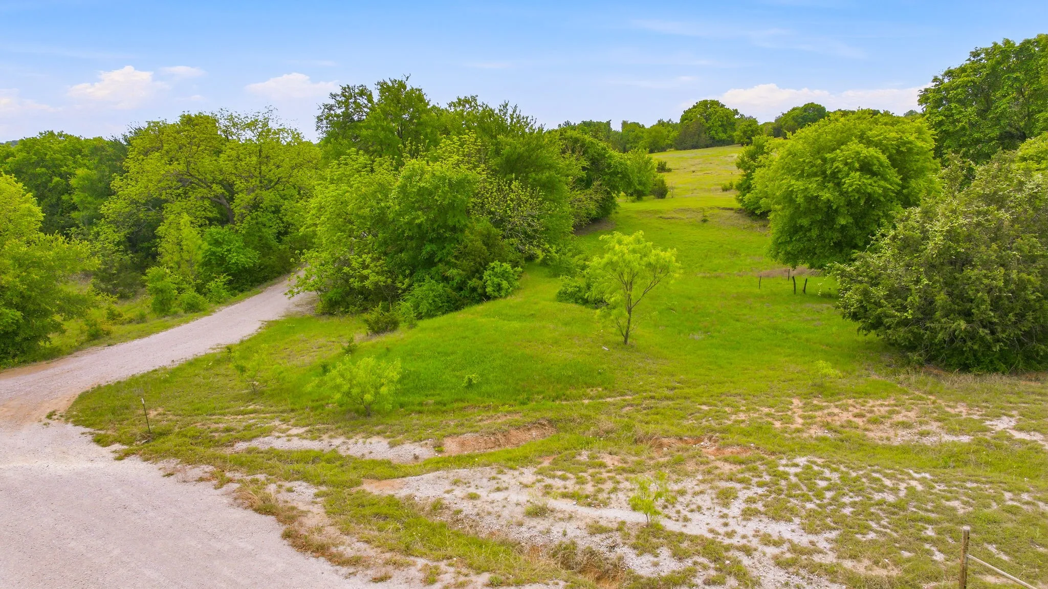 Farm For Sale in Parker County , 4823 Airport Road, Aledo, Texas 76008, 3 Bedroom, 2 Bathroom, 2 Garage spaces, 2,595 Sqft, built in 1996, Price $13,863,600, mls#21244767, Real Estate Agent in Aledo, Homes For Sale in Parker county, Homes For Sale in Aledo, Realtor in Aledo Texas, Real Estate Brokerage Independent Realty Texas, Luminita Cordes Realtor