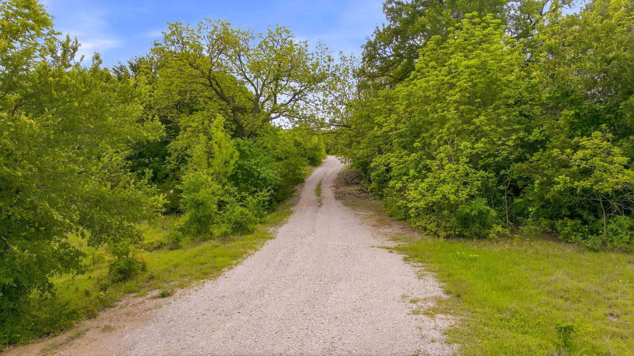 Farm For Sale in Parker County , 4823 Airport Road, Aledo, Texas 76008, 3 Bedroom, 2 Bathroom, 2 Garage spaces, 2,595 Sqft, built in 1996, Price $13,863,600, mls#21244767, Real Estate Agent in Aledo, Homes For Sale in Parker county, Homes For Sale in Aledo, Realtor in Aledo Texas, Real Estate Brokerage Independent Realty Texas, Luminita Cordes Realtor