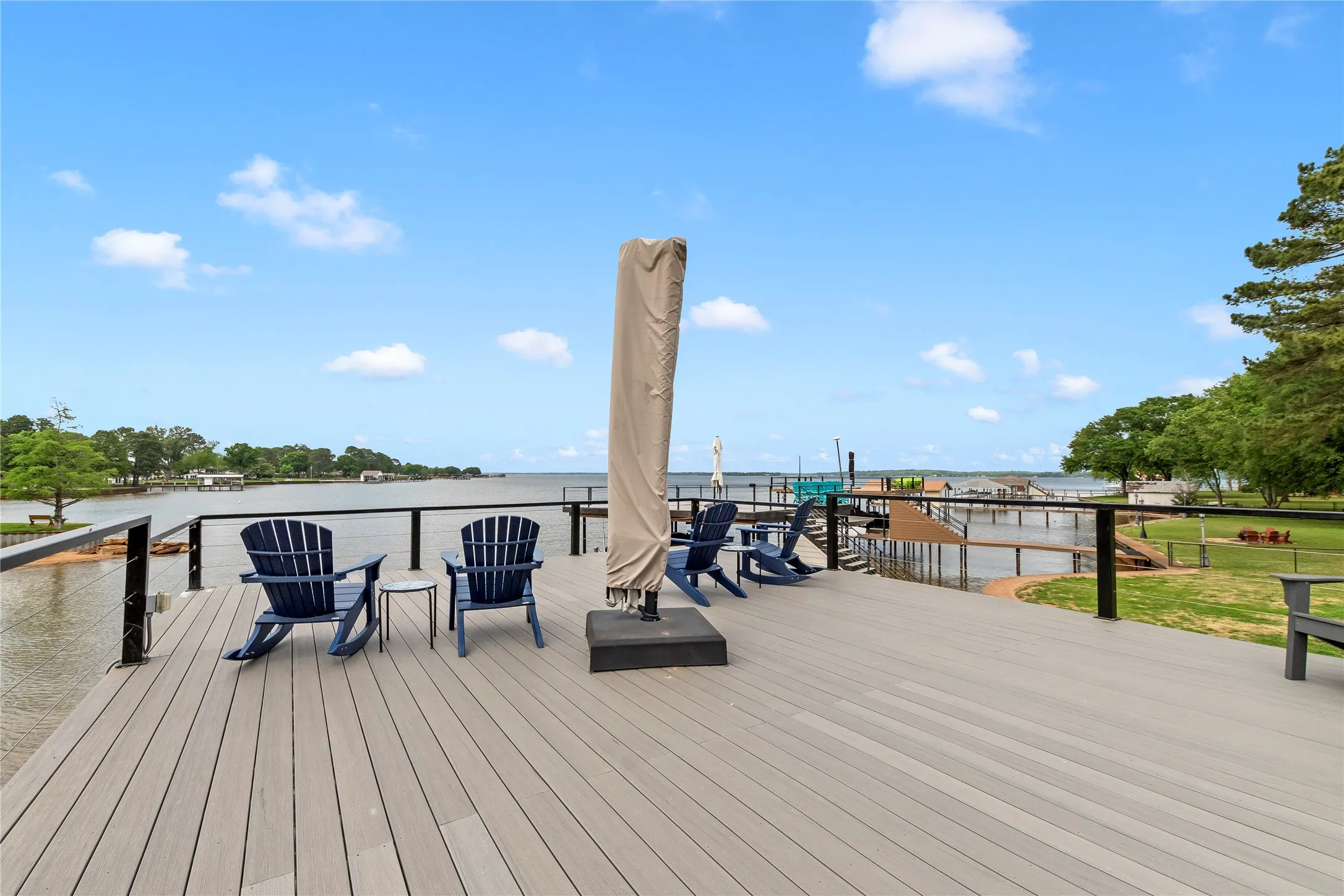 Single Family Residence For Sale in Henderson County , 125 Xit Ranch Road, Trinidad, Texas 75163, 4 Bedrooms, 3 Bathrooms, Garage spaces, 2,219 Sqft, built in 1984, Preowned, Price $739,000, mls#21245638, Real Estate Agent in Trinidad, Homes For Sale in Henderson county, Homes For Sale in Trinidad, Realtor in Trinidad Texas, Real Estate Brokerage Independent Realty Texas, Luminita Cordes Realtor