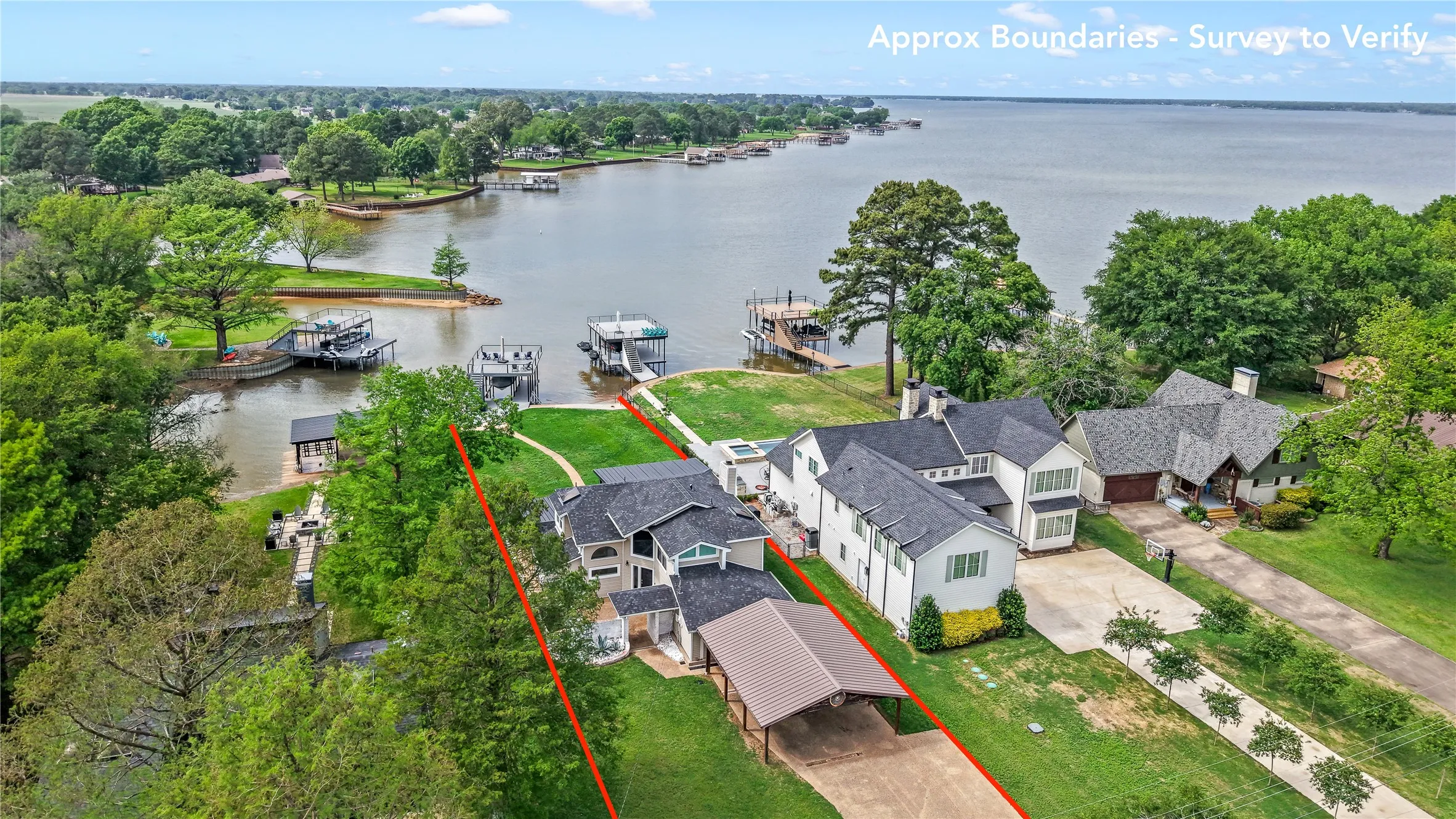Single Family Residence For Sale in Henderson County , 125 Xit Ranch Road, Trinidad, Texas 75163, 4 Bedrooms, 3 Bathrooms, Garage spaces, 2,219 Sqft, built in 1984, Preowned, Price $739,000, mls#21245638, Real Estate Agent in Trinidad, Homes For Sale in Henderson county, Homes For Sale in Trinidad, Realtor in Trinidad Texas, Real Estate Brokerage Independent Realty Texas, Luminita Cordes Realtor