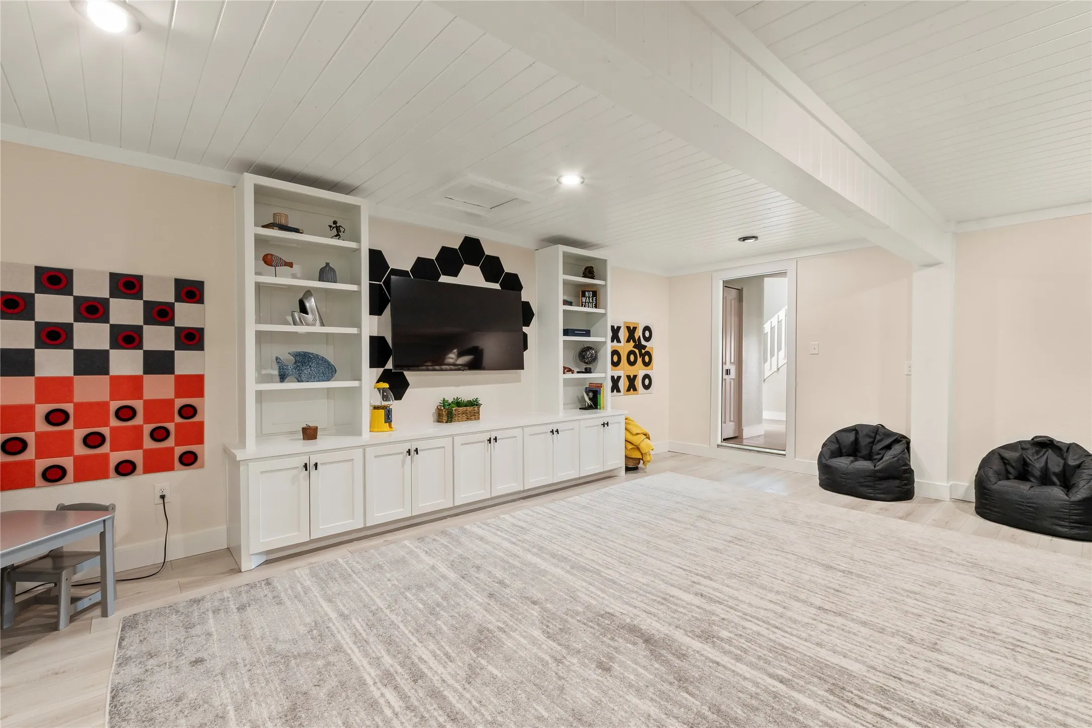 Single Family Residence For Sale in Henderson County , 125 Xit Ranch Road, Trinidad, Texas 75163, 4 Bedrooms, 3 Bathrooms, Garage spaces, 2,219 Sqft, built in 1984, Preowned, Price $739,000, mls#21245638, Real Estate Agent in Trinidad, Homes For Sale in Henderson county, Homes For Sale in Trinidad, Realtor in Trinidad Texas, Real Estate Brokerage Independent Realty Texas, Luminita Cordes Realtor