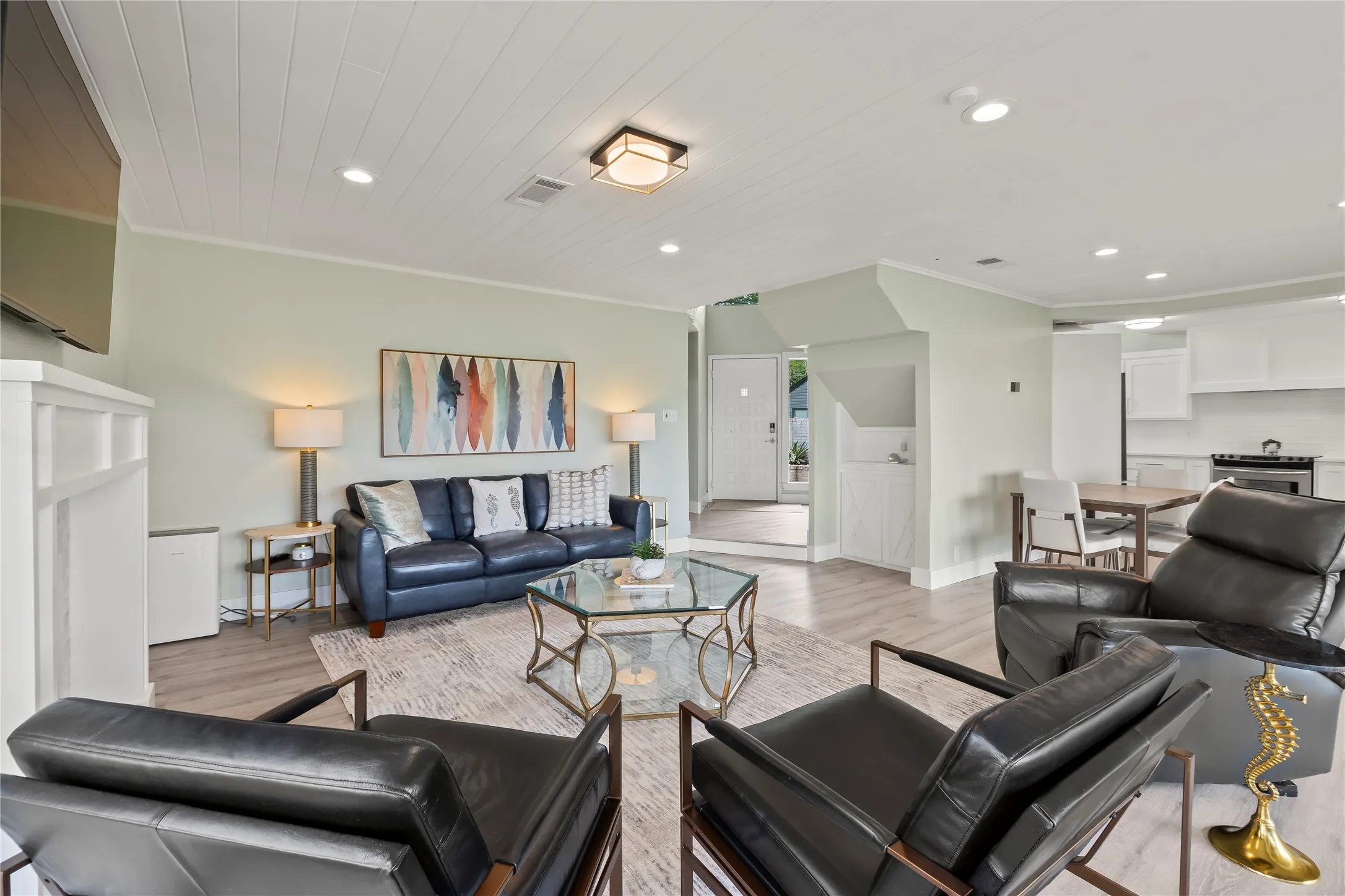 Single Family Residence For Sale in Henderson County , 125 Xit Ranch Road, Trinidad, Texas 75163, 4 Bedrooms, 3 Bathrooms, Garage spaces, 2,219 Sqft, built in 1984, Preowned, Price $739,000, mls#21245638, Real Estate Agent in Trinidad, Homes For Sale in Henderson county, Homes For Sale in Trinidad, Realtor in Trinidad Texas, Real Estate Brokerage Independent Realty Texas, Luminita Cordes Realtor
