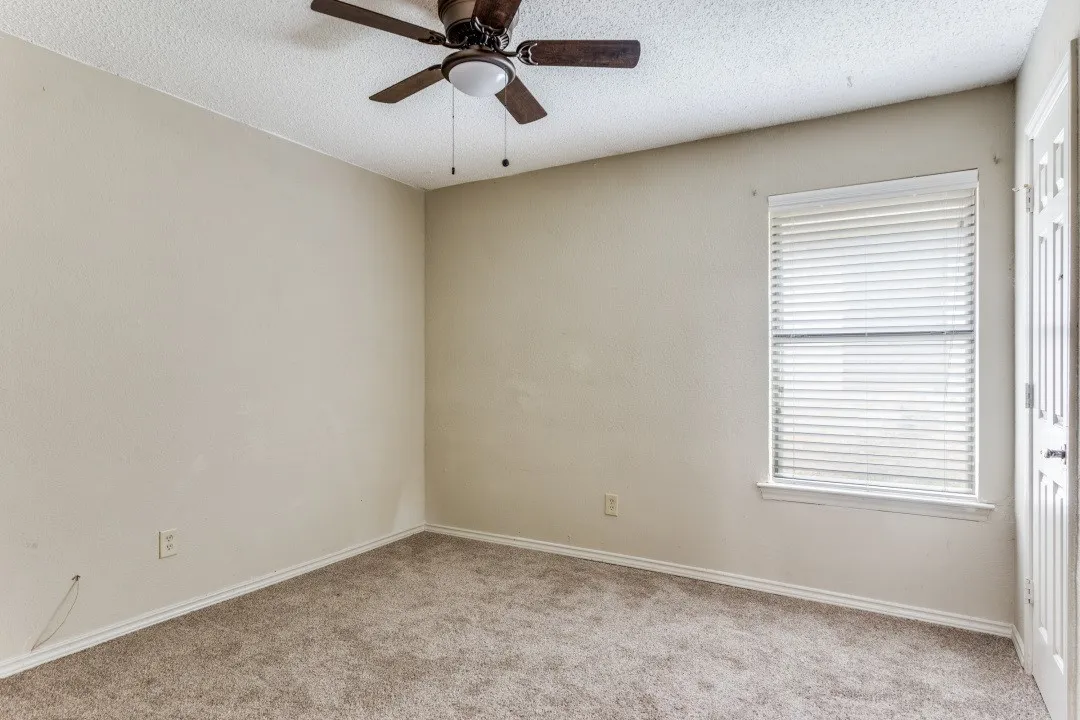 Single Family Residence For Sale in Tarrant County , 1505 Sunny Glen Street, Fort Worth, Texas 76134, 3 Bedroom, 2 Bathroom, 2 Garage spaces, 1,636 Sqft, built in 1985, mls#21221500, Real Estate Agent in Fort Worth, Homes For Sale in Tarrant county, Homes For Sale in Fort Worth, Realtor in Fort Worth Texas, Real Estate Brokerage Independent Realty Texas, Luminita Cordes Realtor