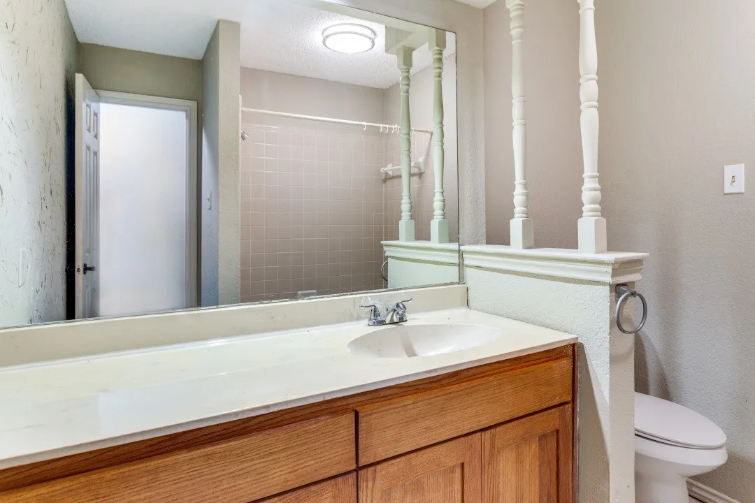Single Family Residence For Sale in Tarrant County , 1505 Sunny Glen Street, Fort Worth, Texas 76134, 3 Bedroom, 2 Bathroom, 2 Garage spaces, 1,636 Sqft, built in 1985, mls#21221500, Real Estate Agent in Fort Worth, Homes For Sale in Tarrant county, Homes For Sale in Fort Worth, Realtor in Fort Worth Texas, Real Estate Brokerage Independent Realty Texas, Luminita Cordes Realtor