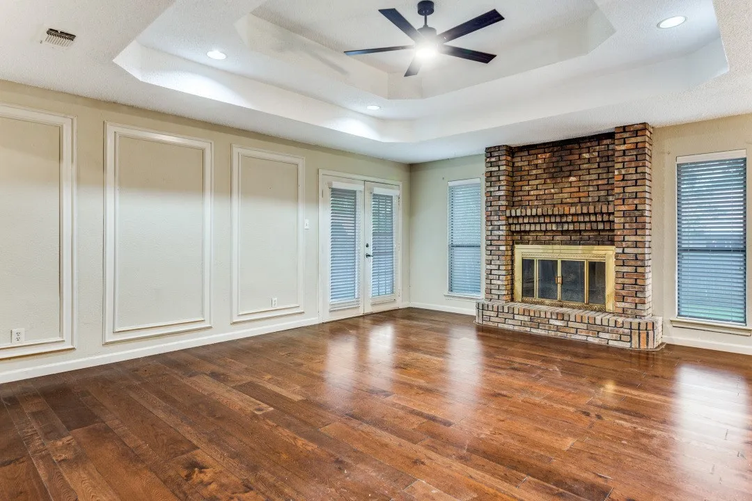 Single Family Residence For Sale in Tarrant County , 1505 Sunny Glen Street, Fort Worth, Texas 76134, 3 Bedroom, 2 Bathroom, 2 Garage spaces, 1,636 Sqft, built in 1985, mls#21221500, Real Estate Agent in Fort Worth, Homes For Sale in Tarrant county, Homes For Sale in Fort Worth, Realtor in Fort Worth Texas, Real Estate Brokerage Independent Realty Texas, Luminita Cordes Realtor