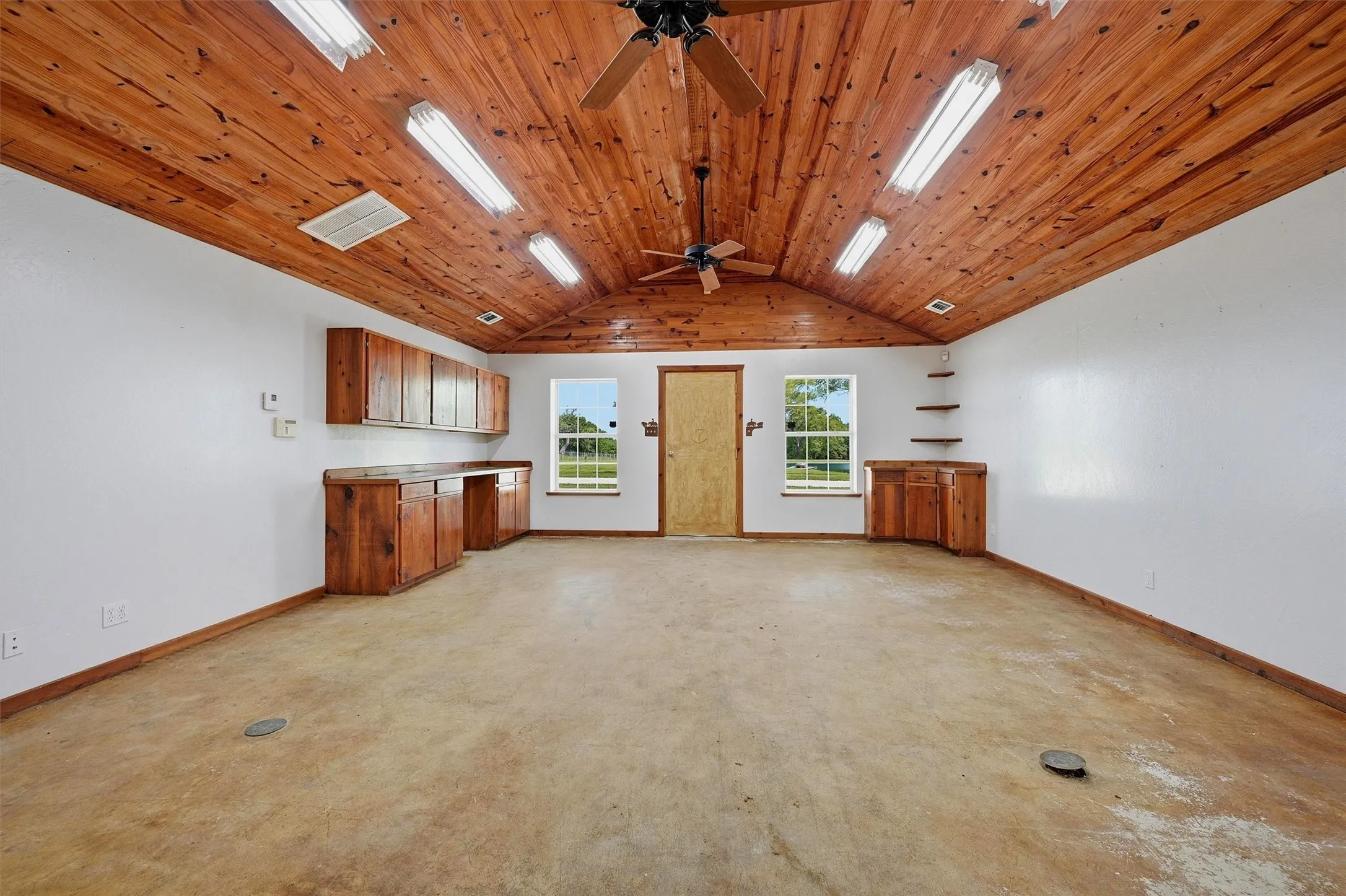 Interior room with its own entrance and built-in cabinerts in the Arena Barn-Breeding Lab