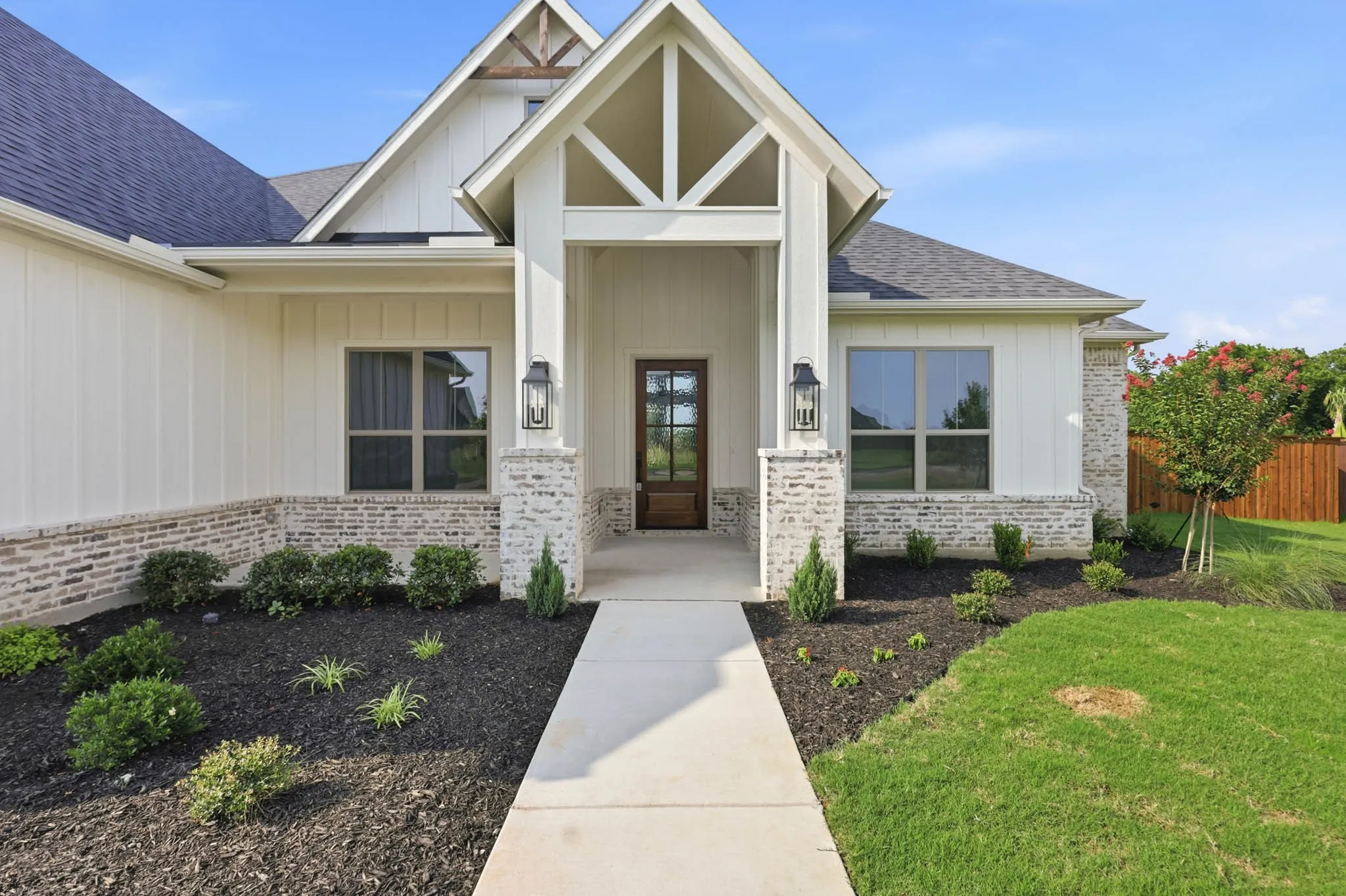 Single Family Residence For Sale in Grayson County , 144 Chisolm Trail, Pottsboro, Texas 75076, 4 Bedroom, 4 Bathroom, 3 Garage spaces, 2,735 Sqft, built in 2026, New Construction - Incomplete, Price $625,000, mls#21246012, Real Estate Agent in Pottsboro, Homes For Sale in Grayson county, Homes For Sale in Pottsboro, Realtor in Pottsboro Texas, Real Estate Brokerage Independent Realty Texas, Luminita Cordes Realtor