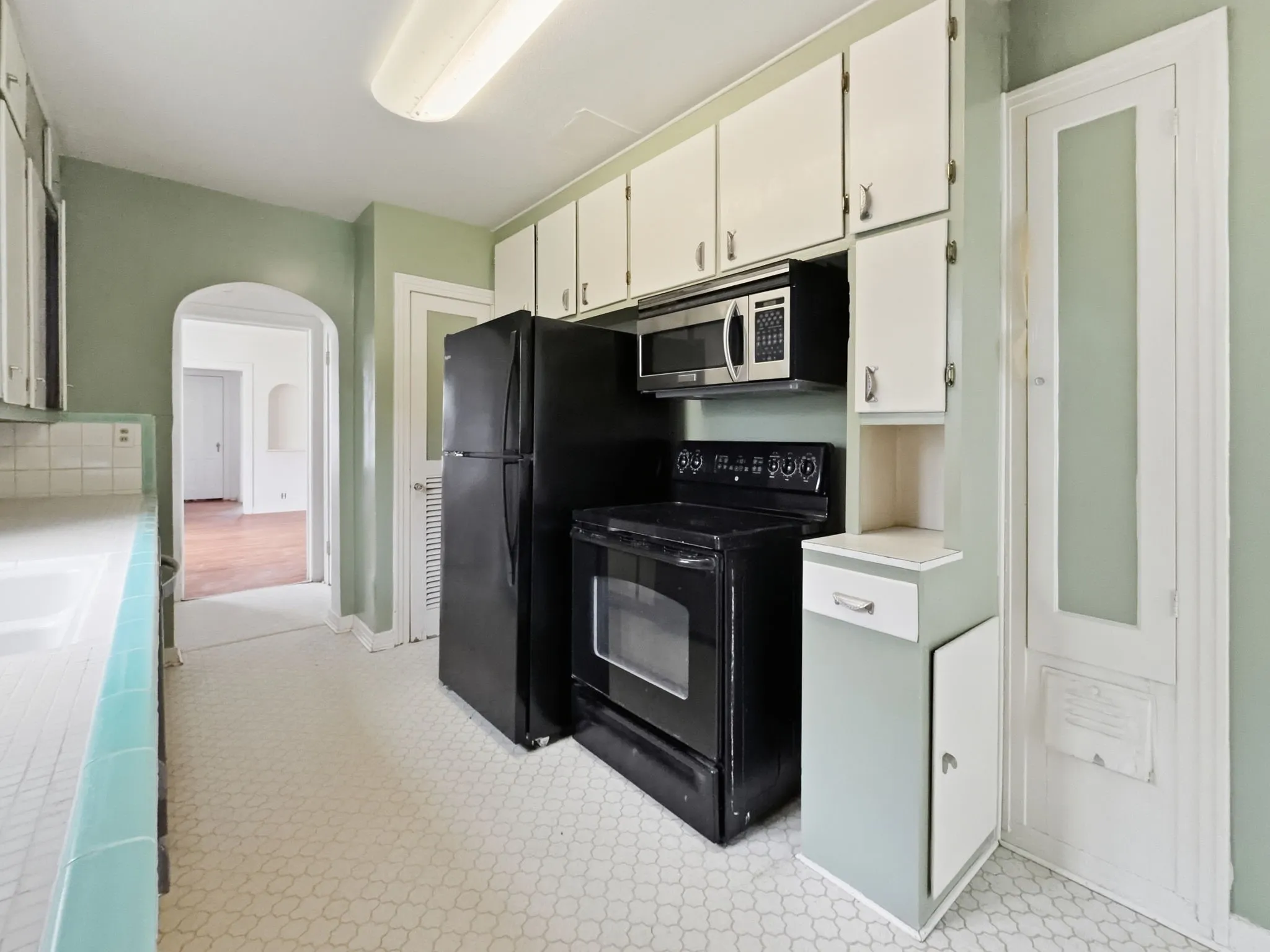 Single Family Residence For Sale in Hamilton County , 609 E Main Street, Hamilton, Texas 76531, 4 Bedroom, 2 Bathroom, Garage spaces, 2,889 Sqft, built in 1928, mls#21245167, Real Estate Agent in Hamilton, Homes For Sale in Hamilton county, Homes For Sale in Hamilton, Realtor in Hamilton Texas, Real Estate Brokerage Independent Realty Texas, Luminita Cordes Realtor