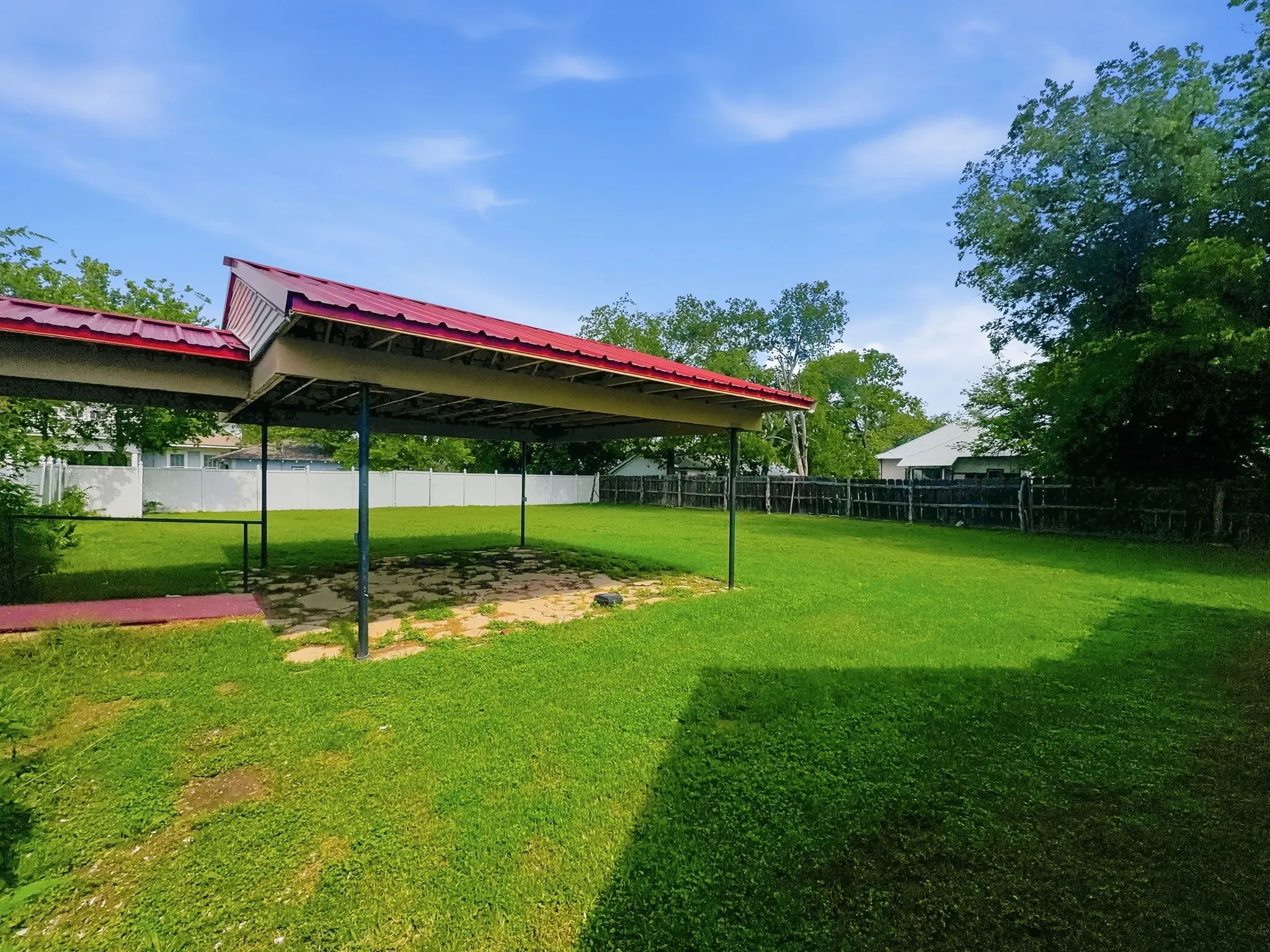 Single Family Residence For Sale in Hamilton County , 609 E Main Street, Hamilton, Texas 76531, 4 Bedroom, 2 Bathroom, Garage spaces, 2,889 Sqft, built in 1928, mls#21245167, Real Estate Agent in Hamilton, Homes For Sale in Hamilton county, Homes For Sale in Hamilton, Realtor in Hamilton Texas, Real Estate Brokerage Independent Realty Texas, Luminita Cordes Realtor