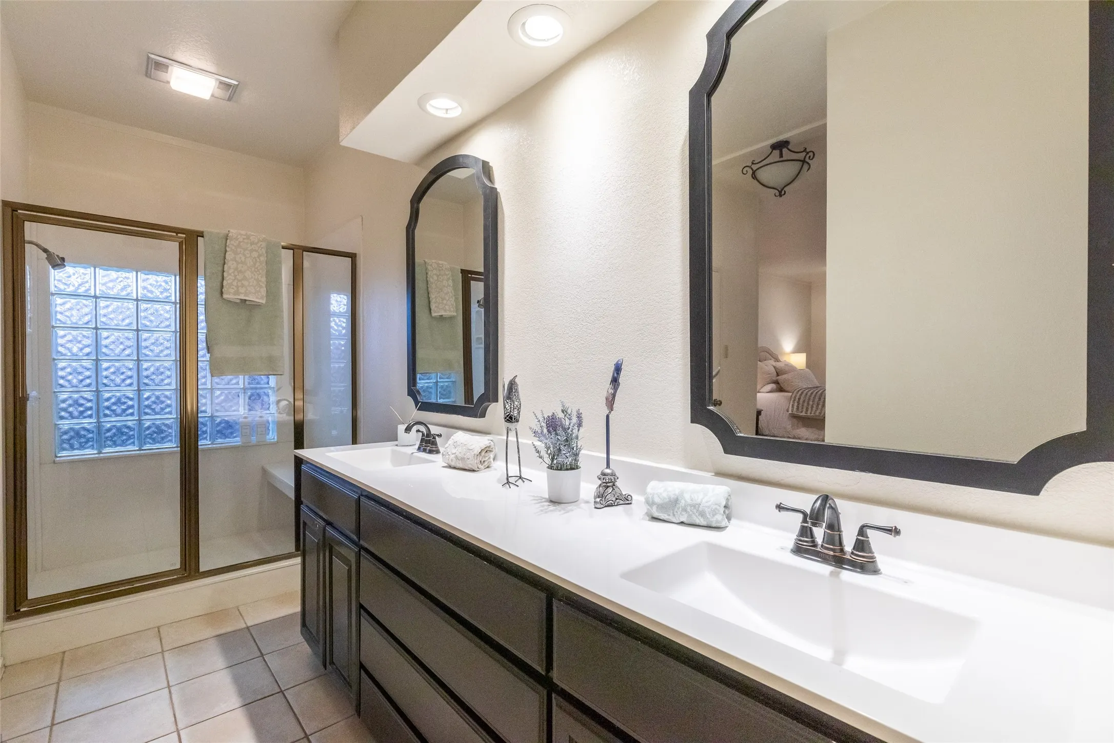Single Family Residence For Sale in Taylor County , 25 Tamarisk Circle, Abilene, Texas 79606, 3 Bedroom, 3 Bathroom, 2 Garage spaces, 2,324 Sqft, built in 1980, mls#21246186, Real Estate Agent in Abilene, Homes For Sale in Taylor county, Homes For Sale in Abilene, Realtor in Abilene Texas, Real Estate Brokerage Independent Realty Texas, Luminita Cordes Realtor