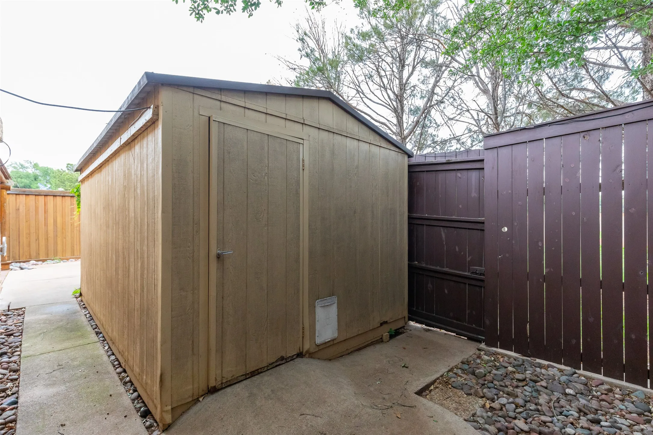 Single Family Residence For Sale in Taylor County , 25 Tamarisk Circle, Abilene, Texas 79606, 3 Bedroom, 3 Bathroom, 2 Garage spaces, 2,324 Sqft, built in 1980, mls#21246186, Real Estate Agent in Abilene, Homes For Sale in Taylor county, Homes For Sale in Abilene, Realtor in Abilene Texas, Real Estate Brokerage Independent Realty Texas, Luminita Cordes Realtor