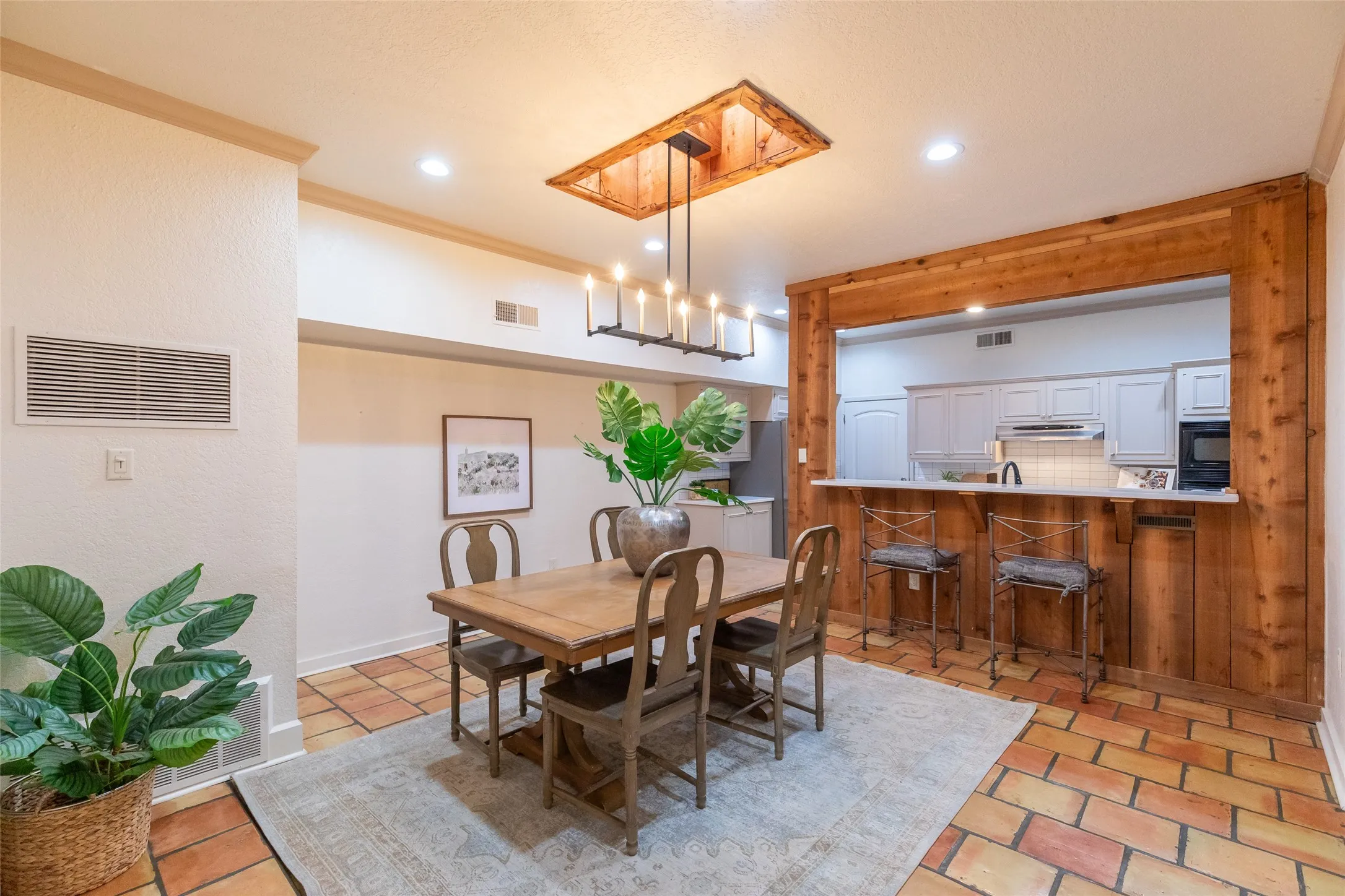 Single Family Residence For Sale in Taylor County , 25 Tamarisk Circle, Abilene, Texas 79606, 3 Bedroom, 3 Bathroom, 2 Garage spaces, 2,324 Sqft, built in 1980, mls#21246186, Real Estate Agent in Abilene, Homes For Sale in Taylor county, Homes For Sale in Abilene, Realtor in Abilene Texas, Real Estate Brokerage Independent Realty Texas, Luminita Cordes Realtor