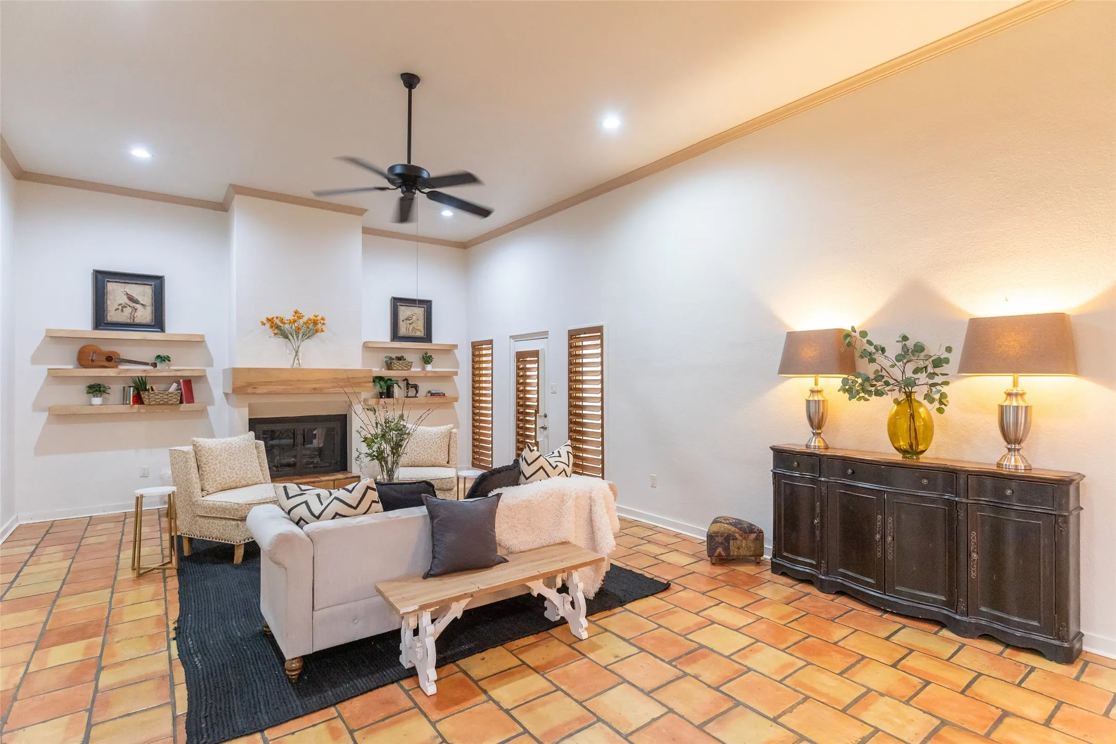 Single Family Residence For Sale in Taylor County , 25 Tamarisk Circle, Abilene, Texas 79606, 3 Bedroom, 3 Bathroom, 2 Garage spaces, 2,324 Sqft, built in 1980, mls#21246186, Real Estate Agent in Abilene, Homes For Sale in Taylor county, Homes For Sale in Abilene, Realtor in Abilene Texas, Real Estate Brokerage Independent Realty Texas, Luminita Cordes Realtor