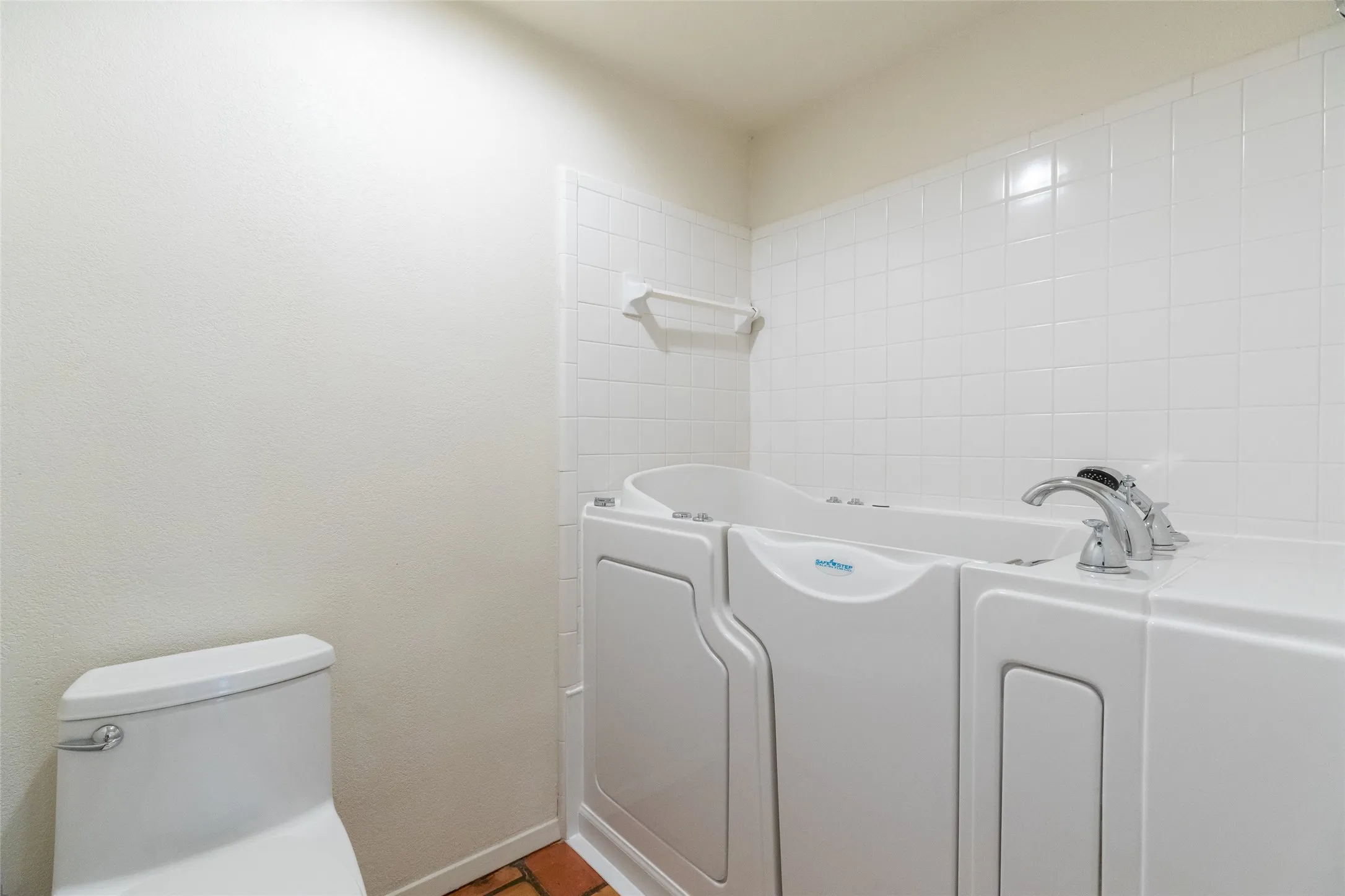 Single Family Residence For Sale in Taylor County , 25 Tamarisk Circle, Abilene, Texas 79606, 3 Bedroom, 3 Bathroom, 2 Garage spaces, 2,324 Sqft, built in 1980, mls#21246186, Real Estate Agent in Abilene, Homes For Sale in Taylor county, Homes For Sale in Abilene, Realtor in Abilene Texas, Real Estate Brokerage Independent Realty Texas, Luminita Cordes Realtor