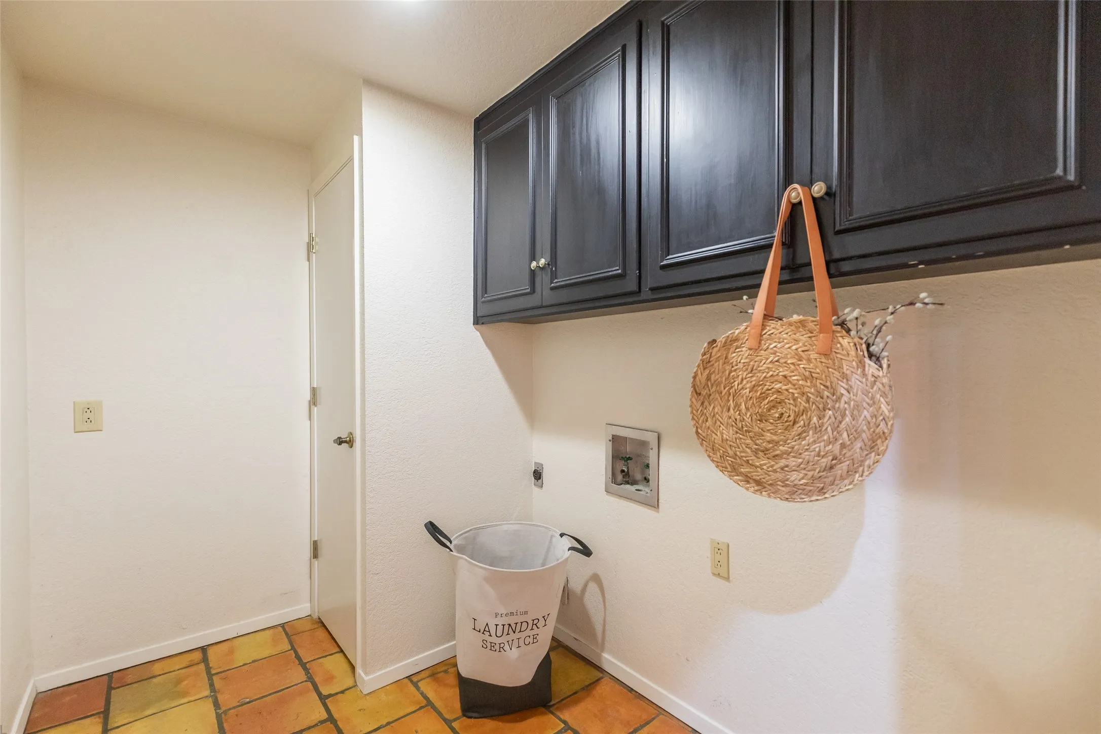 Single Family Residence For Sale in Taylor County , 25 Tamarisk Circle, Abilene, Texas 79606, 3 Bedroom, 3 Bathroom, 2 Garage spaces, 2,324 Sqft, built in 1980, mls#21246186, Real Estate Agent in Abilene, Homes For Sale in Taylor county, Homes For Sale in Abilene, Realtor in Abilene Texas, Real Estate Brokerage Independent Realty Texas, Luminita Cordes Realtor