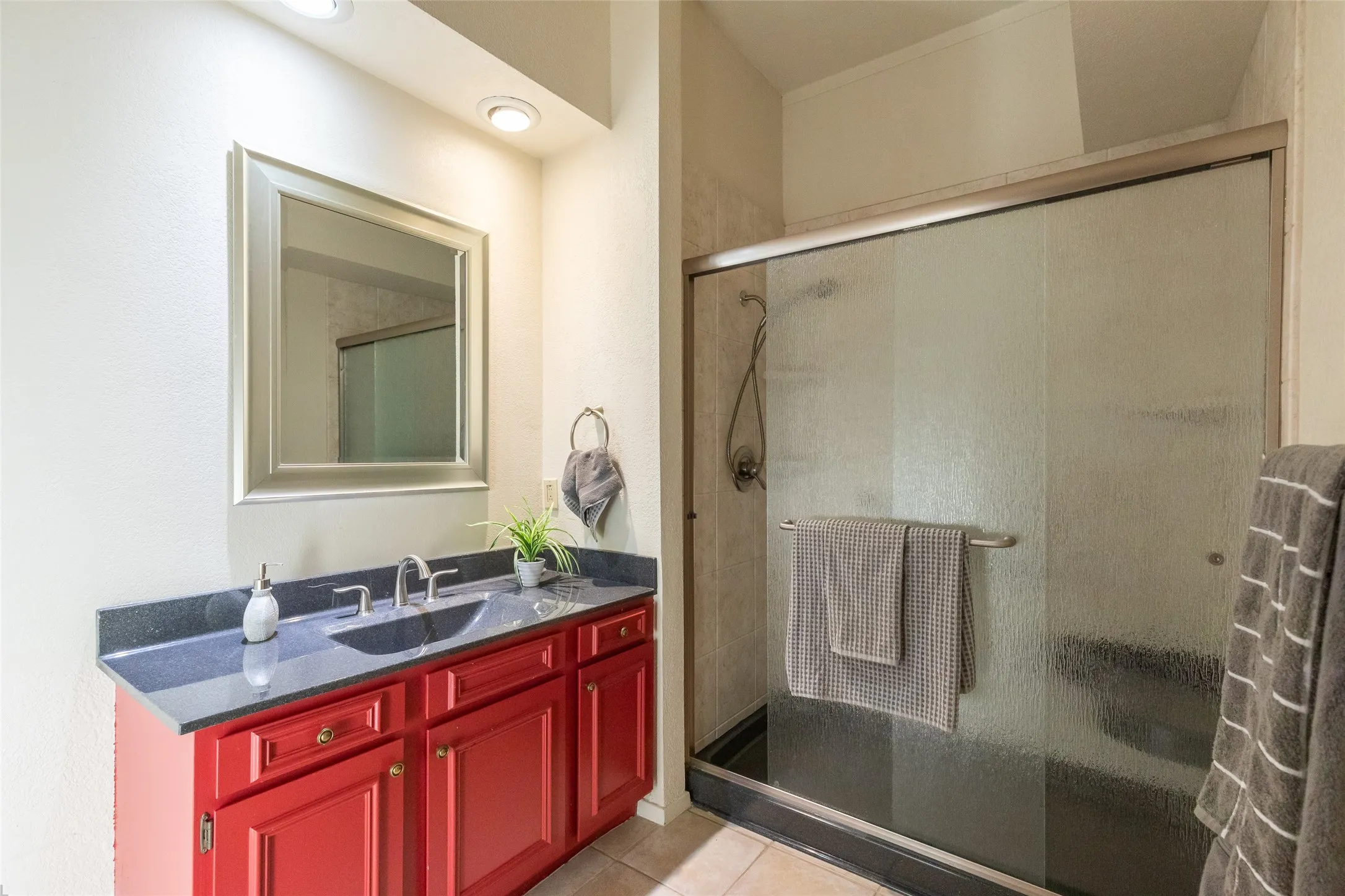 Single Family Residence For Sale in Taylor County , 25 Tamarisk Circle, Abilene, Texas 79606, 3 Bedroom, 3 Bathroom, 2 Garage spaces, 2,324 Sqft, built in 1980, mls#21246186, Real Estate Agent in Abilene, Homes For Sale in Taylor county, Homes For Sale in Abilene, Realtor in Abilene Texas, Real Estate Brokerage Independent Realty Texas, Luminita Cordes Realtor