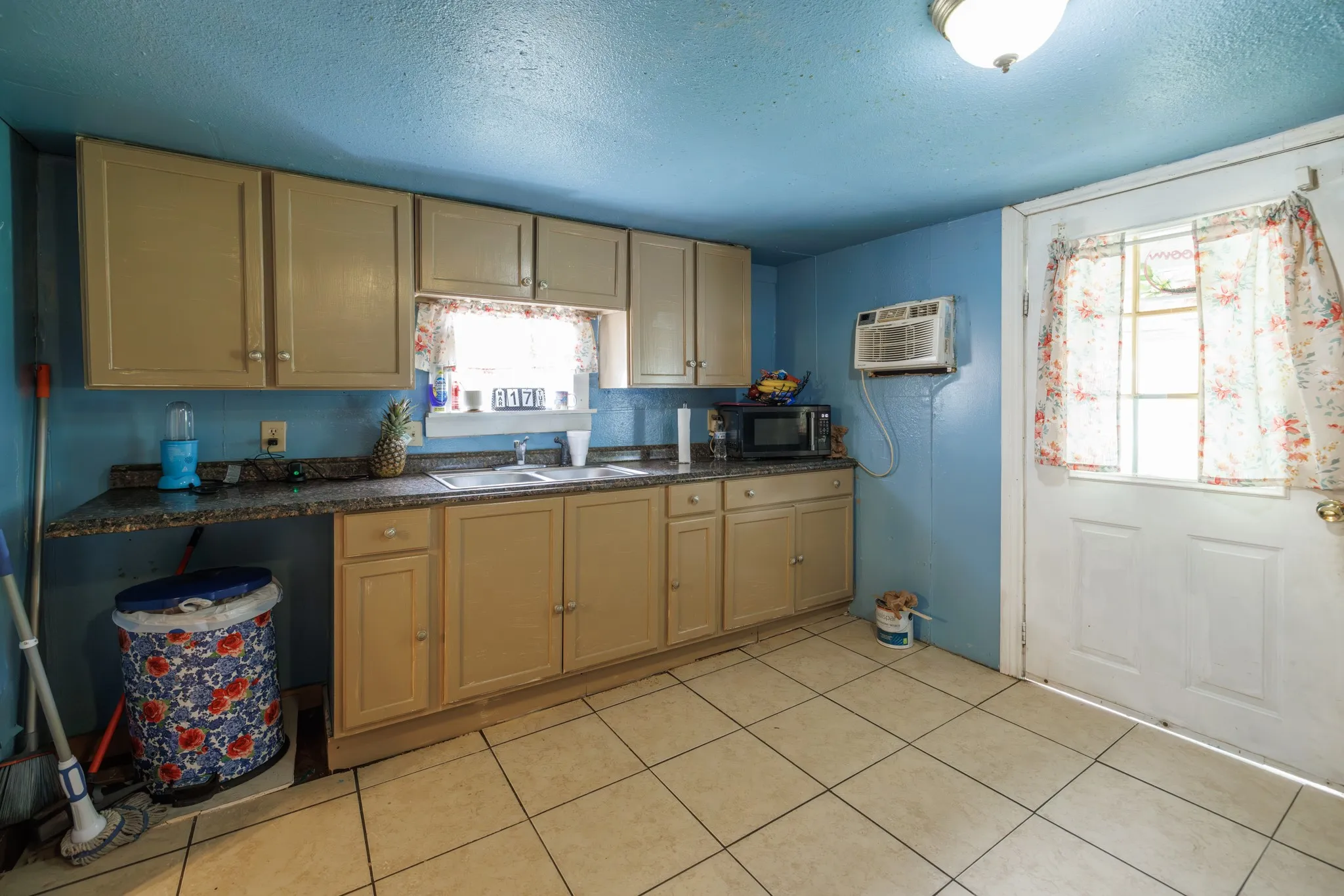 Single Family Residence For Sale in Coleman County , 308 W 5th Street, Coleman, Texas 76834, 2 Bedroom, 1 Bathroom, Garage spaces, 868 Sqft, built in 1950, Preowned, mls#21245201, Real Estate Agent in Coleman, Homes For Sale in Coleman county, Homes For Sale in Coleman, Realtor in Coleman Texas, Real Estate Brokerage Independent Realty Texas, Luminita Cordes Realtor