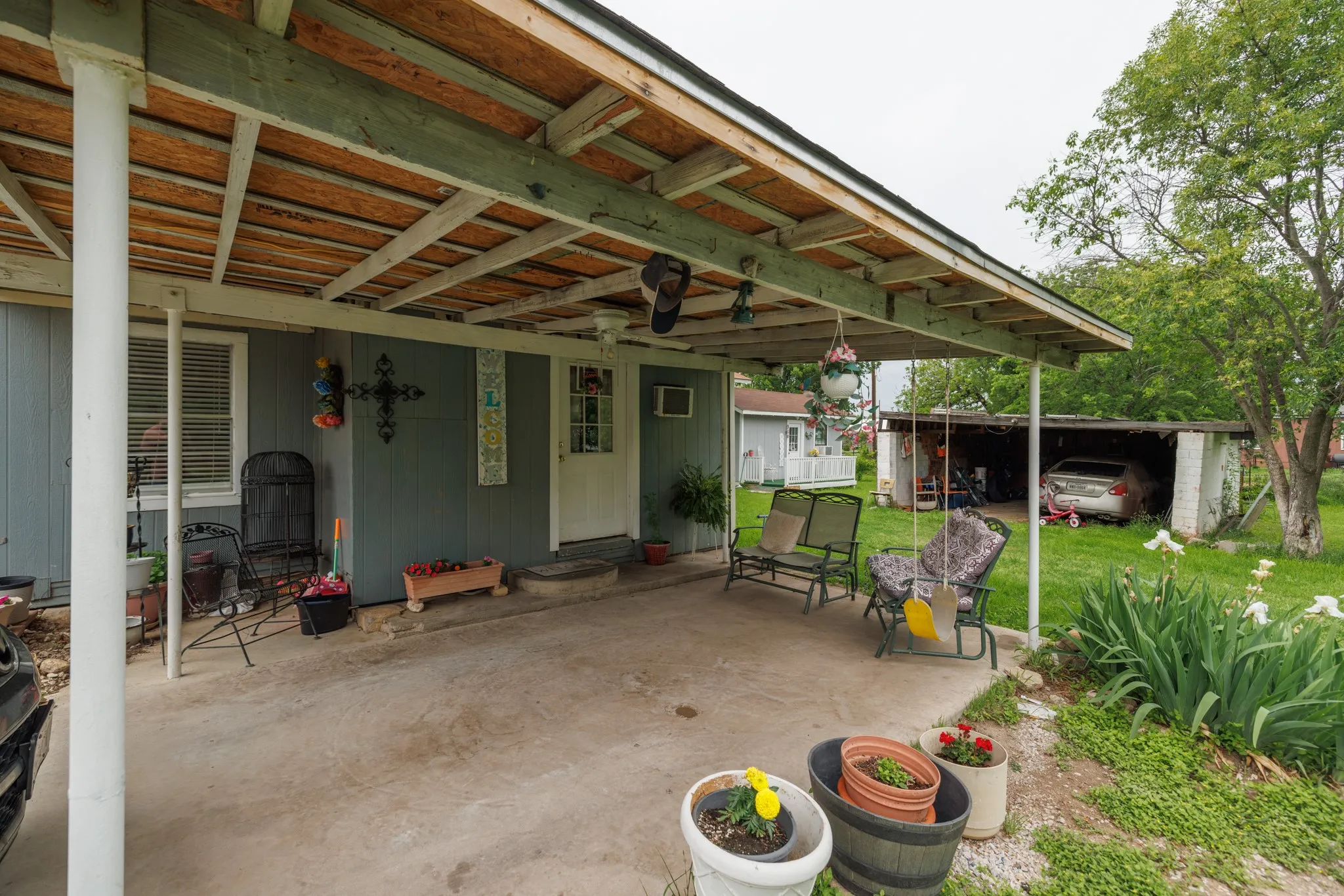 Single Family Residence For Sale in Coleman County , 308 W 5th Street, Coleman, Texas 76834, 2 Bedroom, 1 Bathroom, Garage spaces, 868 Sqft, built in 1950, Preowned, mls#21245201, Real Estate Agent in Coleman, Homes For Sale in Coleman county, Homes For Sale in Coleman, Realtor in Coleman Texas, Real Estate Brokerage Independent Realty Texas, Luminita Cordes Realtor