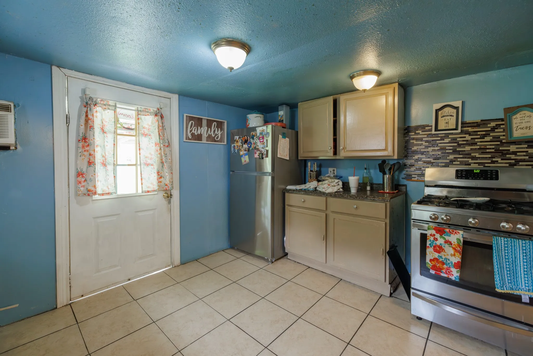 Single Family Residence For Sale in Coleman County , 308 W 5th Street, Coleman, Texas 76834, 2 Bedroom, 1 Bathroom, Garage spaces, 868 Sqft, built in 1950, Preowned, mls#21245201, Real Estate Agent in Coleman, Homes For Sale in Coleman county, Homes For Sale in Coleman, Realtor in Coleman Texas, Real Estate Brokerage Independent Realty Texas, Luminita Cordes Realtor