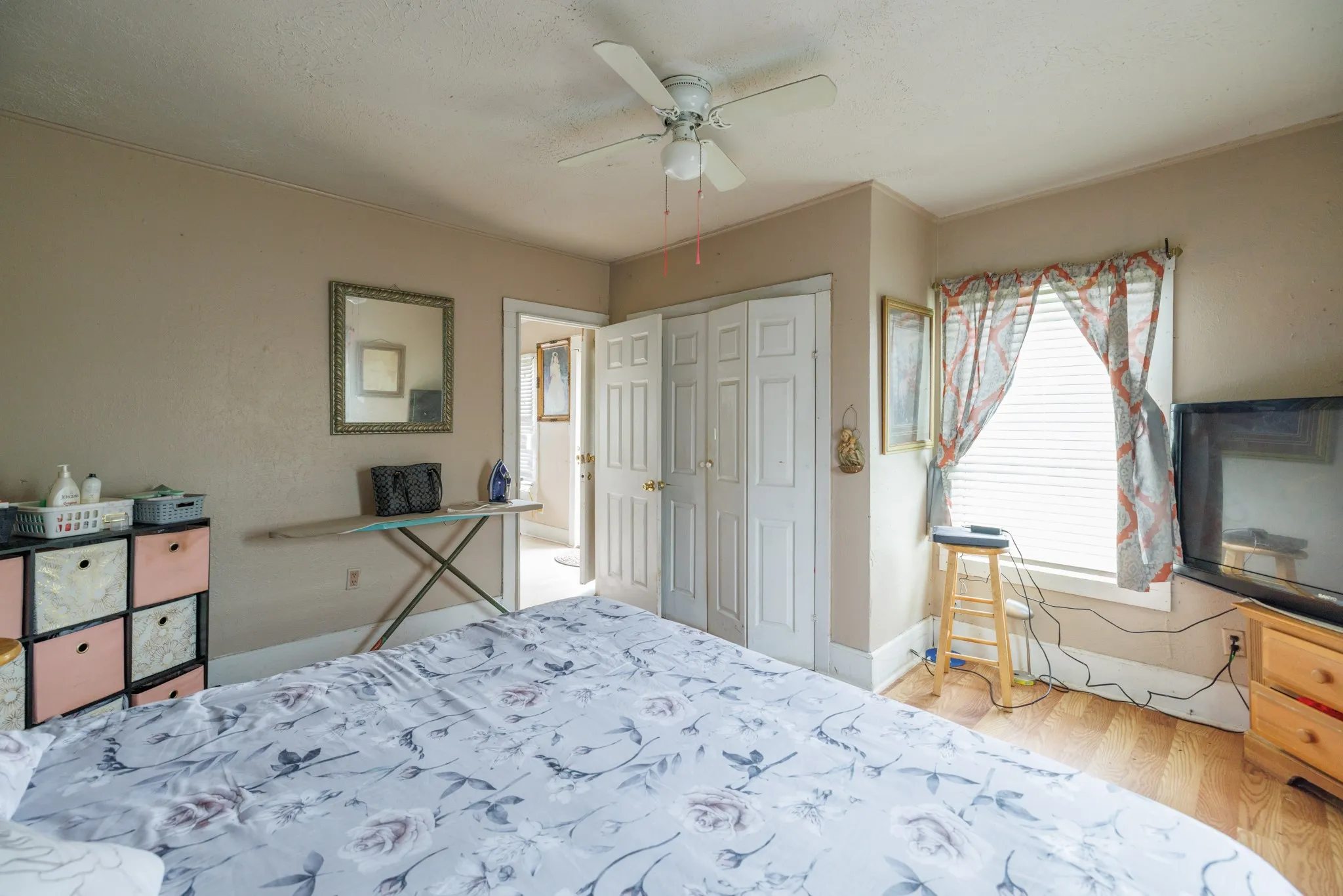 Single Family Residence For Sale in Coleman County , 308 W 5th Street, Coleman, Texas 76834, 2 Bedroom, 1 Bathroom, Garage spaces, 868 Sqft, built in 1950, Preowned, mls#21245201, Real Estate Agent in Coleman, Homes For Sale in Coleman county, Homes For Sale in Coleman, Realtor in Coleman Texas, Real Estate Brokerage Independent Realty Texas, Luminita Cordes Realtor