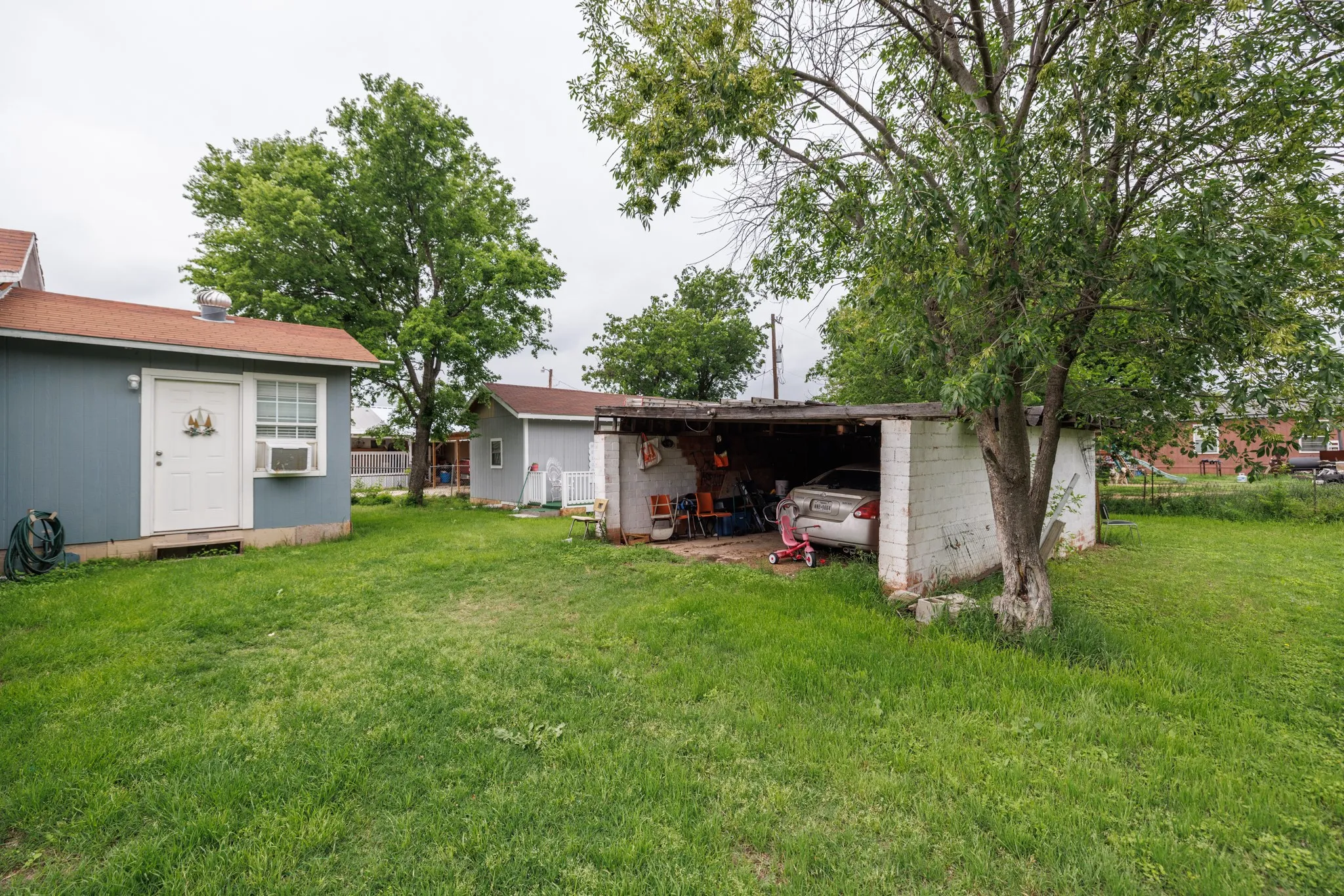 Single Family Residence For Sale in Coleman County , 308 W 5th Street, Coleman, Texas 76834, 2 Bedroom, 1 Bathroom, Garage spaces, 868 Sqft, built in 1950, Preowned, mls#21245201, Real Estate Agent in Coleman, Homes For Sale in Coleman county, Homes For Sale in Coleman, Realtor in Coleman Texas, Real Estate Brokerage Independent Realty Texas, Luminita Cordes Realtor