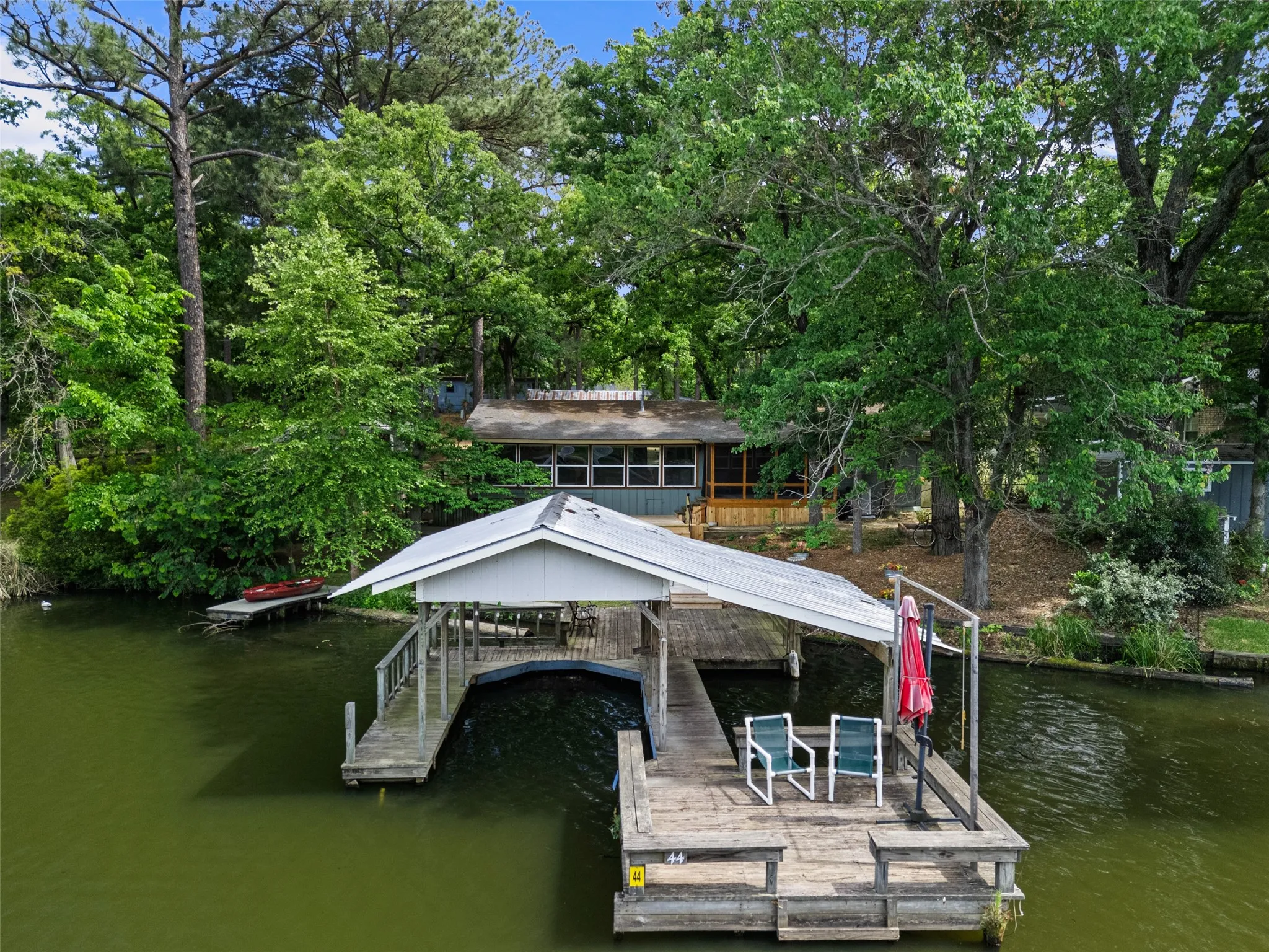 Single Family Residence For Sale in Wood County , 646 County Road 3235, Quitman, Texas 75783, 3 Bedroom, 2 Bathroom, Garage spaces, 1,365 Sqft, built in 1985, mls#21245130, Real Estate Agent in Quitman, Homes For Sale in Wood county, Homes For Sale in Quitman, Realtor in Quitman Texas, Real Estate Brokerage Independent Realty Texas, Luminita Cordes Realtor