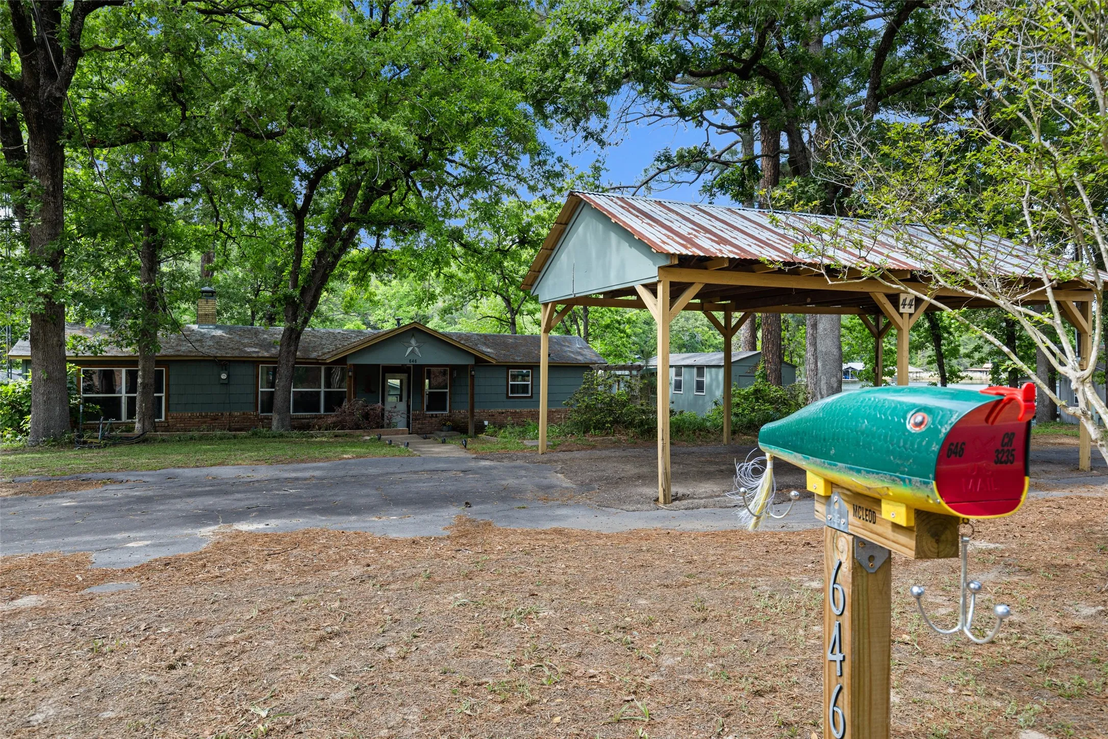 Single Family Residence For Sale in Wood County , 646 County Road 3235, Quitman, Texas 75783, 3 Bedroom, 2 Bathroom, Garage spaces, 1,365 Sqft, built in 1985, mls#21245130, Real Estate Agent in Quitman, Homes For Sale in Wood county, Homes For Sale in Quitman, Realtor in Quitman Texas, Real Estate Brokerage Independent Realty Texas, Luminita Cordes Realtor