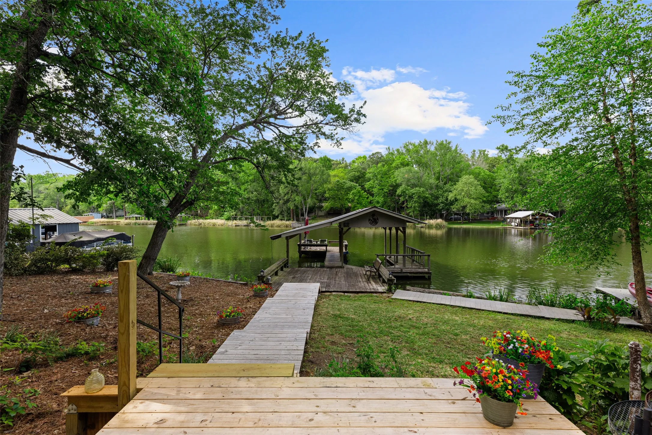 Single Family Residence For Sale in Wood County , 646 County Road 3235, Quitman, Texas 75783, 3 Bedroom, 2 Bathroom, Garage spaces, 1,365 Sqft, built in 1985, mls#21245130, Real Estate Agent in Quitman, Homes For Sale in Wood county, Homes For Sale in Quitman, Realtor in Quitman Texas, Real Estate Brokerage Independent Realty Texas, Luminita Cordes Realtor