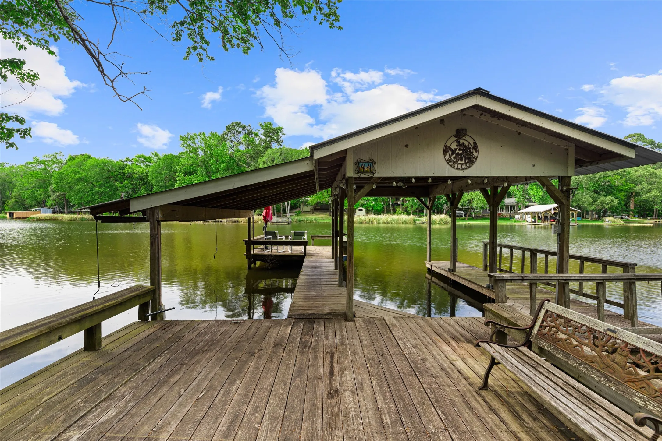 Single Family Residence For Sale in Wood County , 646 County Road 3235, Quitman, Texas 75783, 3 Bedroom, 2 Bathroom, Garage spaces, 1,365 Sqft, built in 1985, mls#21245130, Real Estate Agent in Quitman, Homes For Sale in Wood county, Homes For Sale in Quitman, Realtor in Quitman Texas, Real Estate Brokerage Independent Realty Texas, Luminita Cordes Realtor