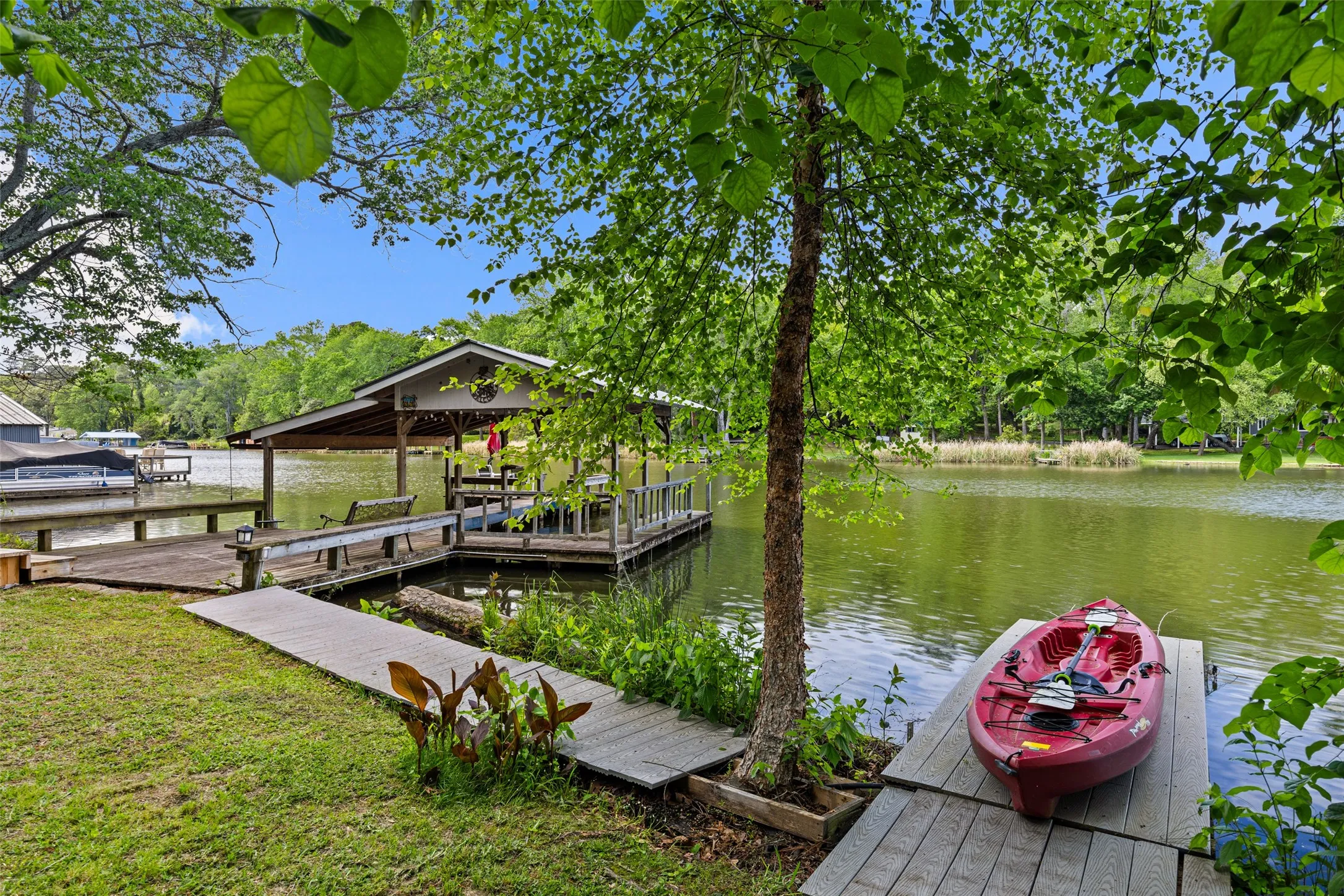Single Family Residence For Sale in Wood County , 646 County Road 3235, Quitman, Texas 75783, 3 Bedroom, 2 Bathroom, Garage spaces, 1,365 Sqft, built in 1985, mls#21245130, Real Estate Agent in Quitman, Homes For Sale in Wood county, Homes For Sale in Quitman, Realtor in Quitman Texas, Real Estate Brokerage Independent Realty Texas, Luminita Cordes Realtor