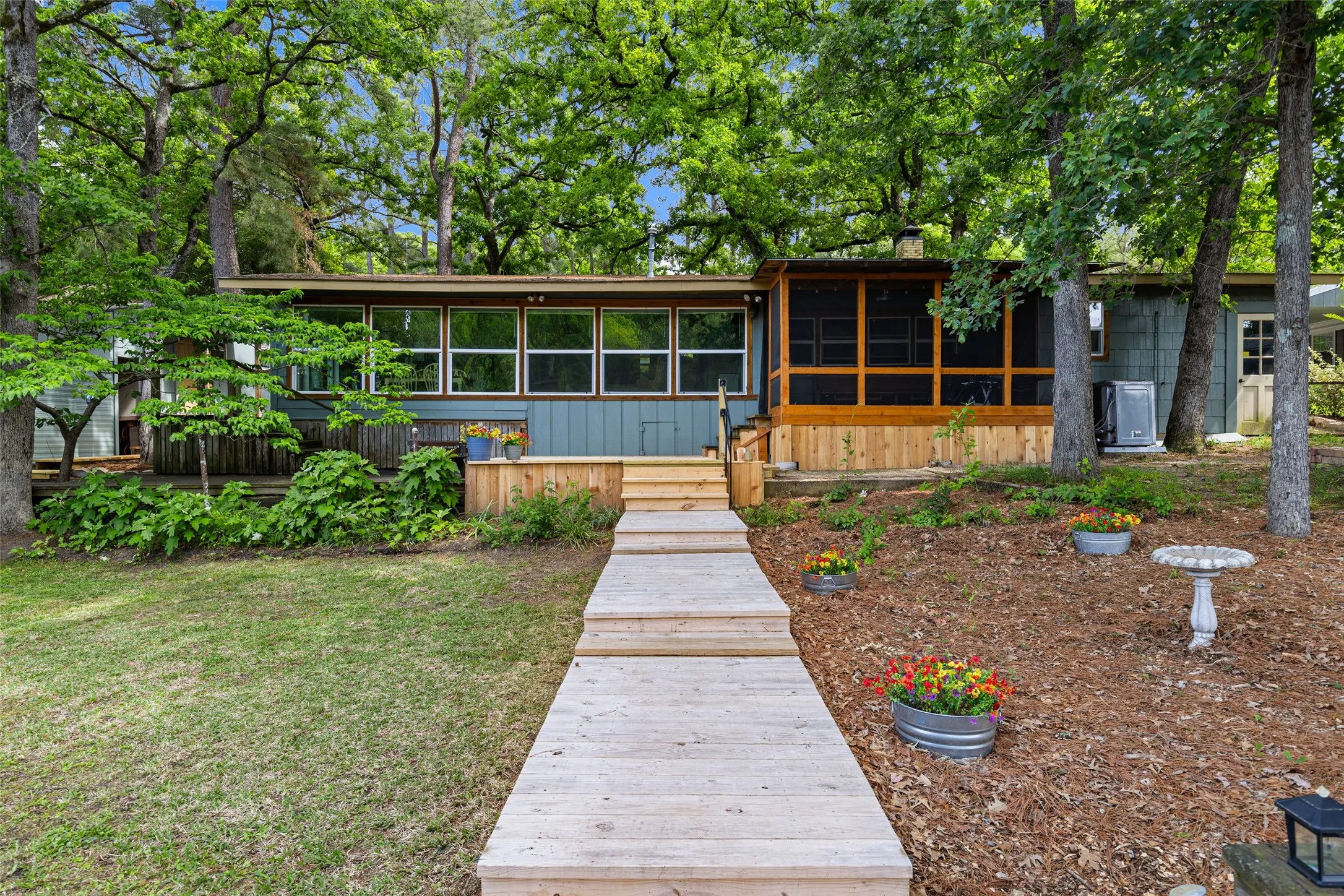 Single Family Residence For Sale in Wood County , 646 County Road 3235, Quitman, Texas 75783, 3 Bedroom, 2 Bathroom, Garage spaces, 1,365 Sqft, built in 1985, mls#21245130, Real Estate Agent in Quitman, Homes For Sale in Wood county, Homes For Sale in Quitman, Realtor in Quitman Texas, Real Estate Brokerage Independent Realty Texas, Luminita Cordes Realtor