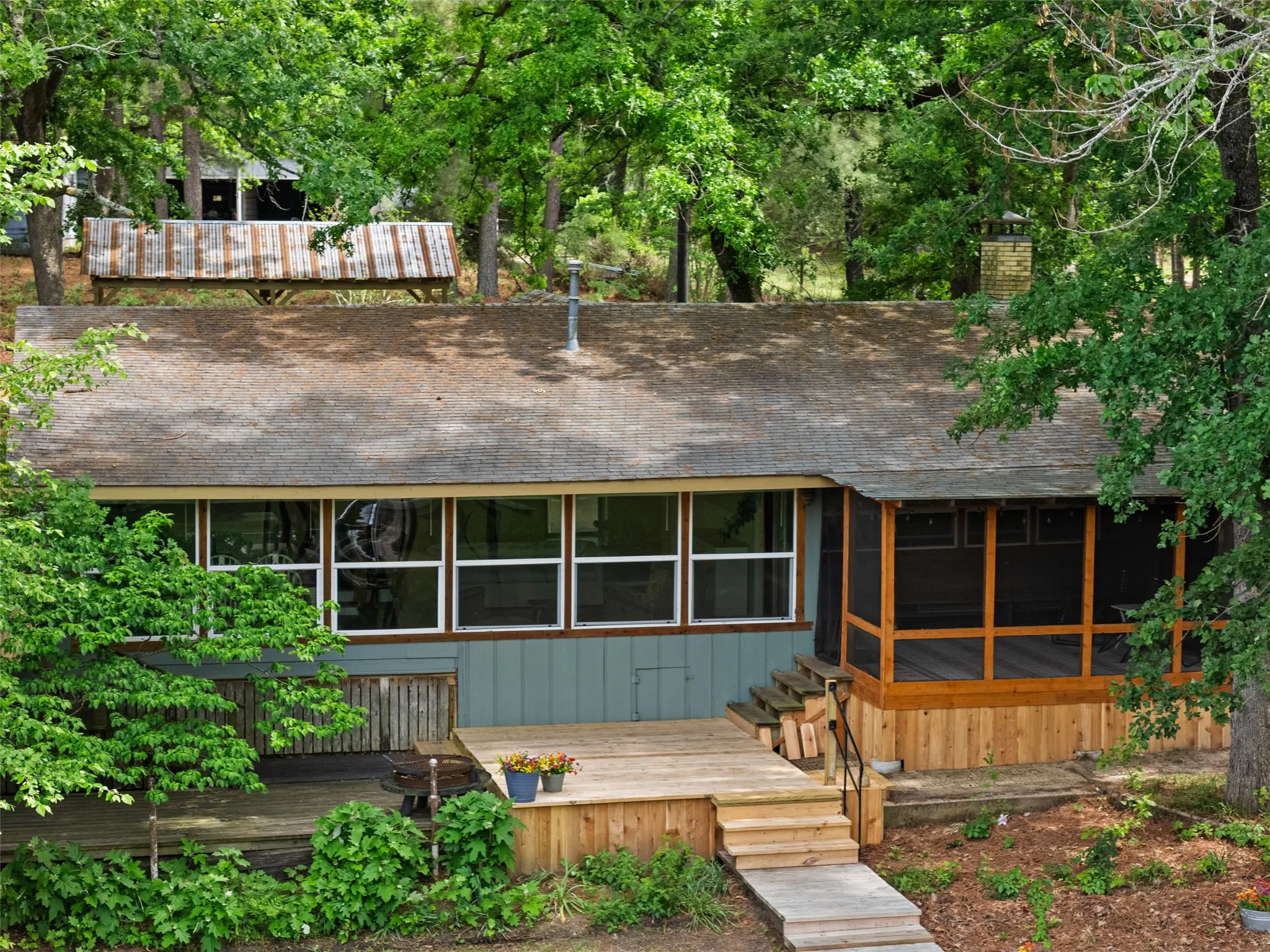 Single Family Residence For Sale in Wood County , 646 County Road 3235, Quitman, Texas 75783, 3 Bedroom, 2 Bathroom, Garage spaces, 1,365 Sqft, built in 1985, mls#21245130, Real Estate Agent in Quitman, Homes For Sale in Wood county, Homes For Sale in Quitman, Realtor in Quitman Texas, Real Estate Brokerage Independent Realty Texas, Luminita Cordes Realtor